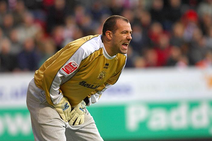 Từ Chàng Thủ Môn Mặc Quần Jogging Đến Chốn An Ngôi Tại Crystal Palace: Hành Trình Của Gabor Kiraly