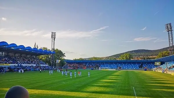 Sân vận động Štadión pod Zoborom: Điểm đến thể thao lý tưởng tại Nitra, Slovakia