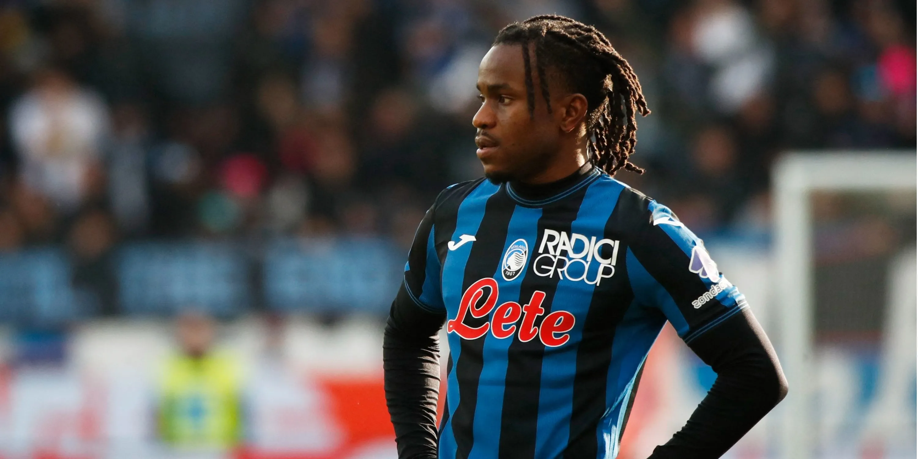 Ademola Lookman ăn mừng bàn thắng trong màu áo Atalanta mùa giải 2024/25