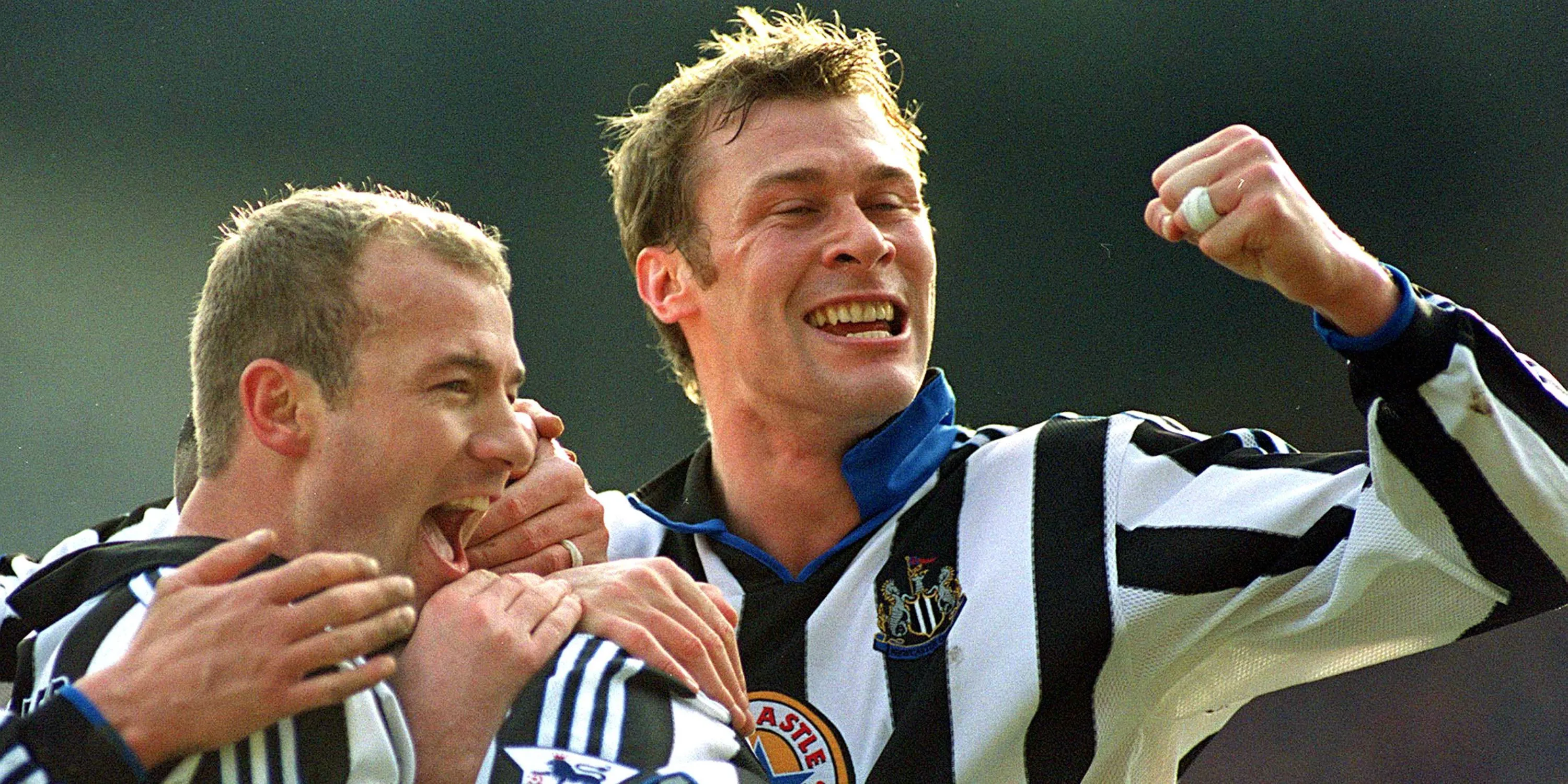 Alan Shearer và Duncan Ferguson - cặp tiền đạo đáng gờm của Newcastle United