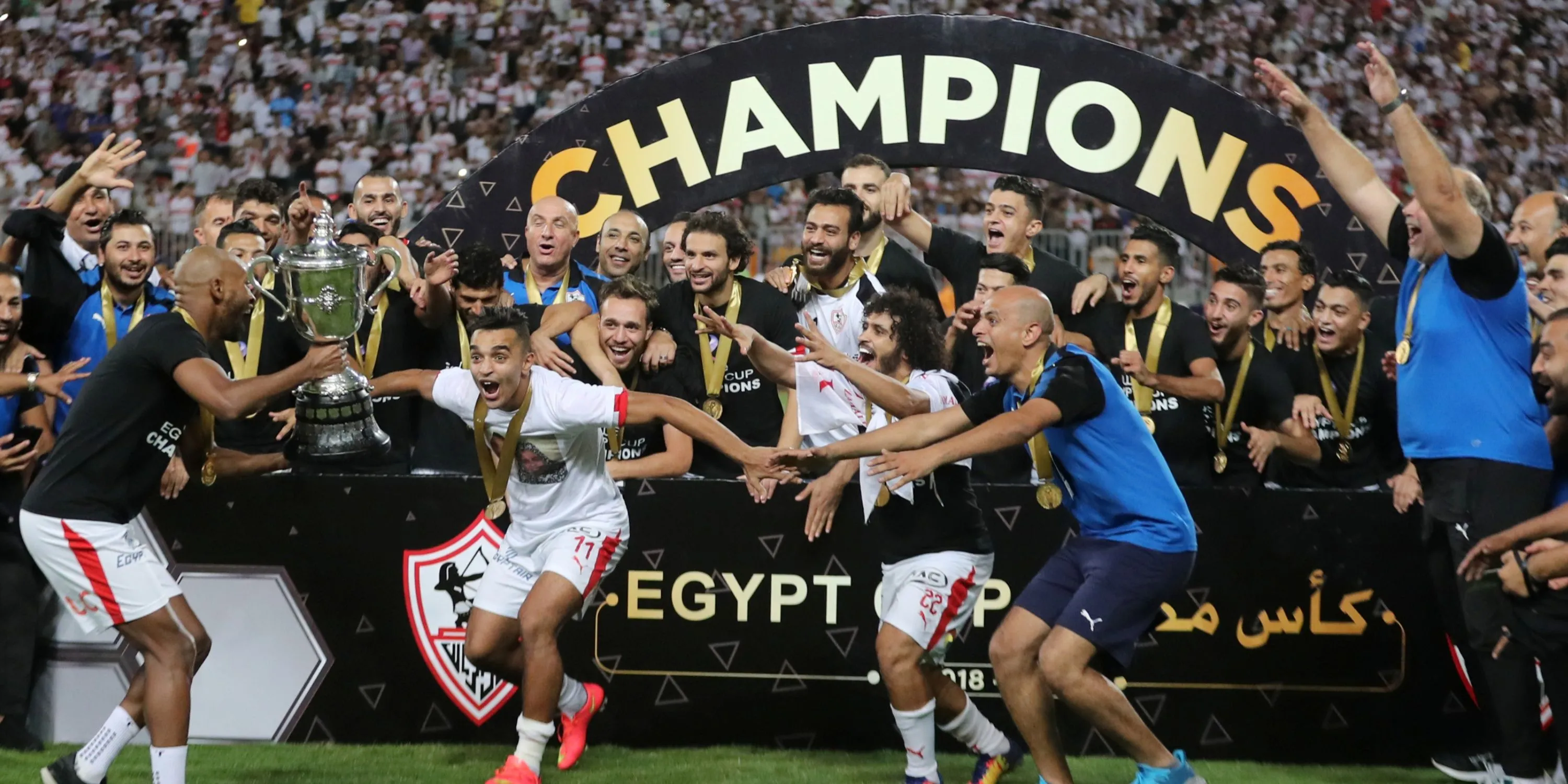 Các cầu thủ Zamalek ăn mừng chiến thắng