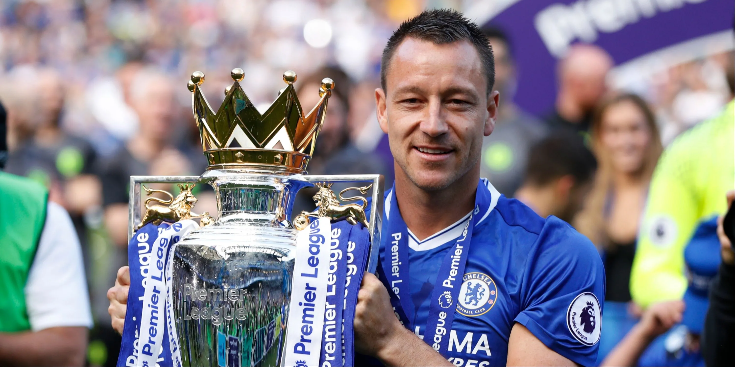 John Terry nâng cao cúp vô địch Premier League cùng Chelsea