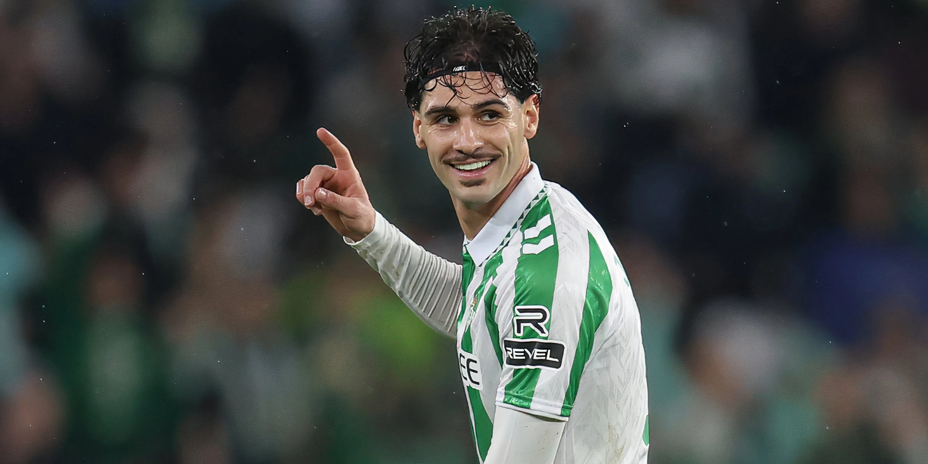 Johnny Cardoso tiền vệ người Mỹ thi đấu cho Real Betis tại La Liga