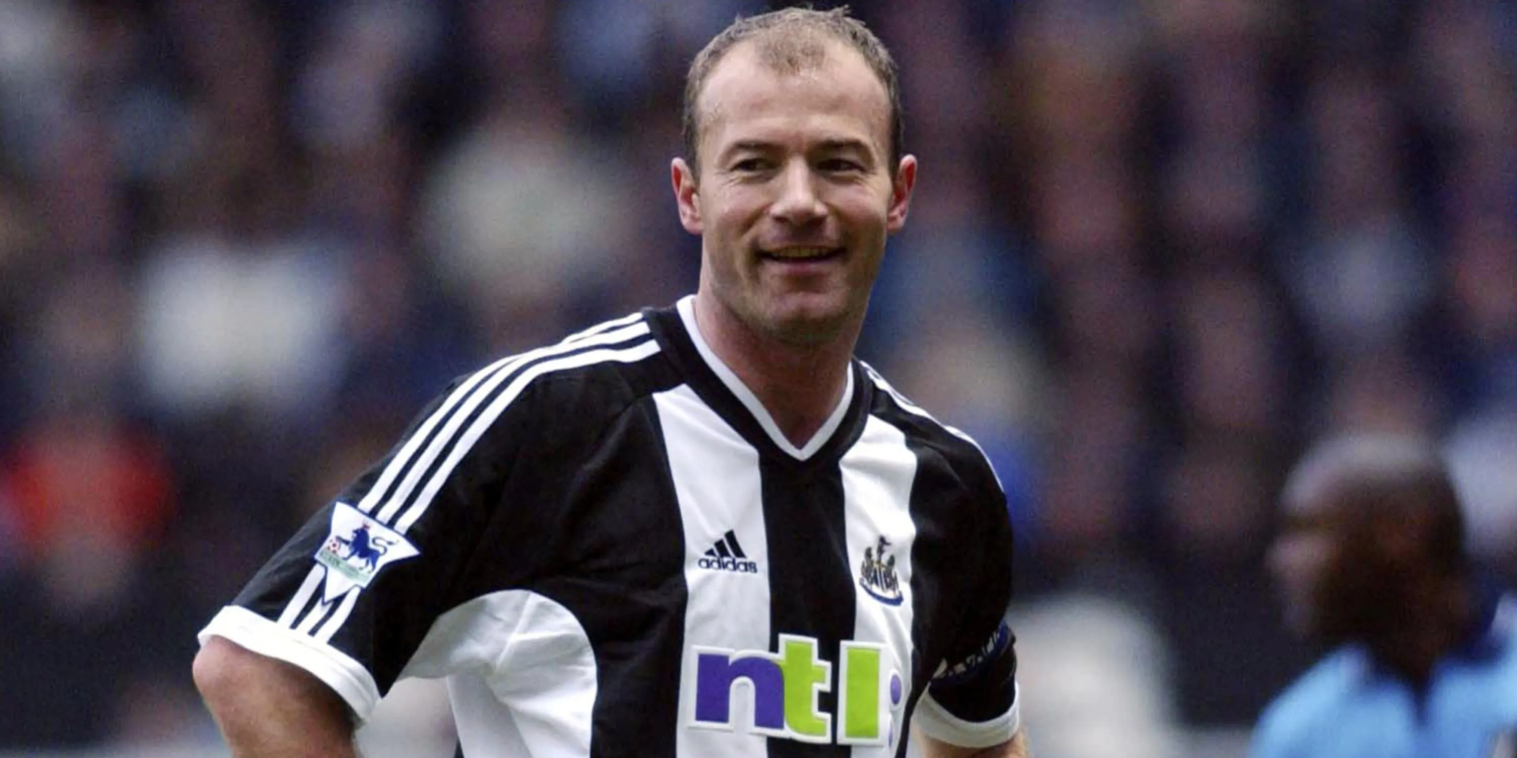 Alan Shearer biểu tượng của Newcastle United và kỷ lục ghi bàn tại Premier League