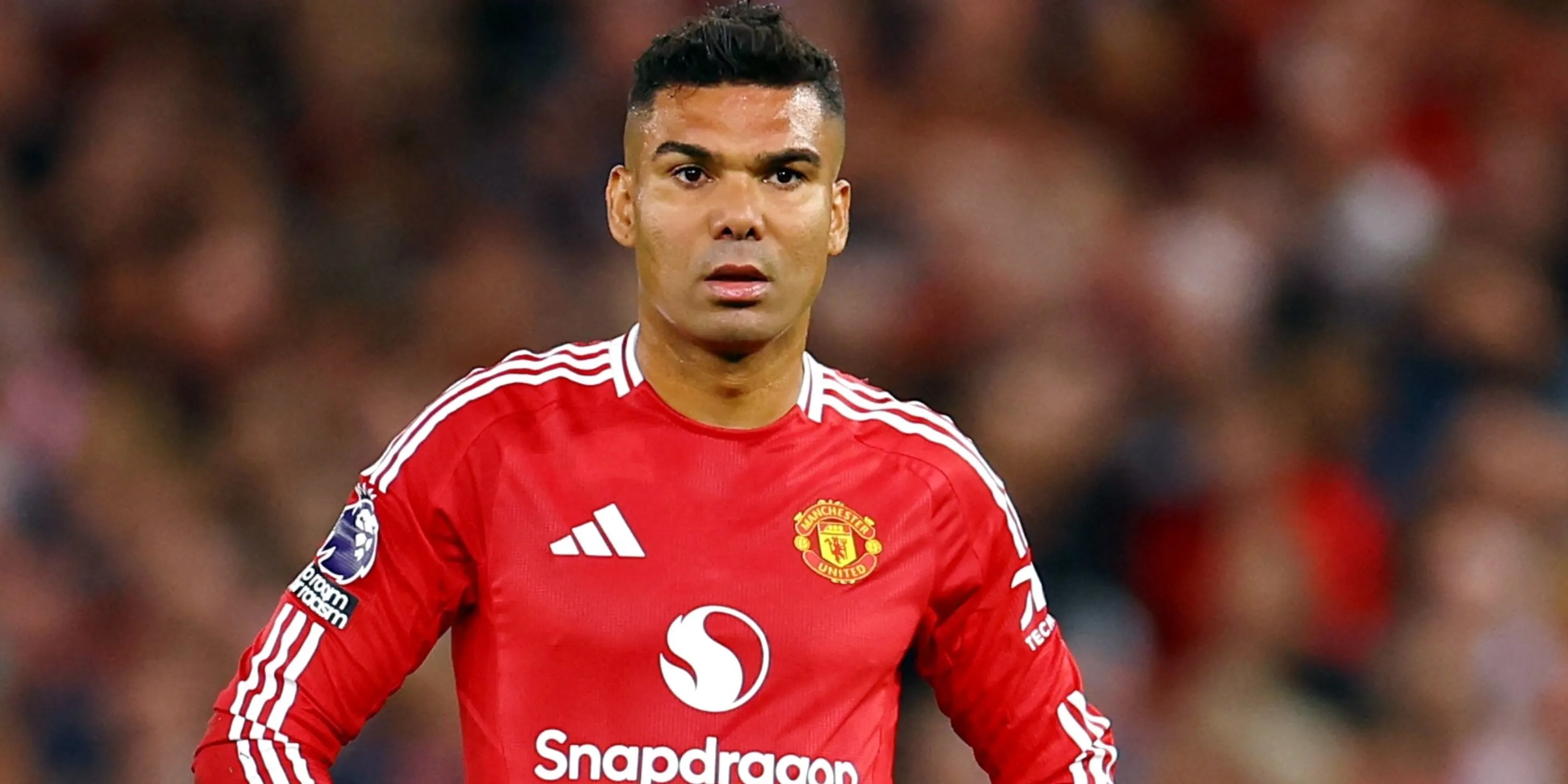 Casemiro ăn mừng cùng đồng đội Man Utd tại Old Trafford