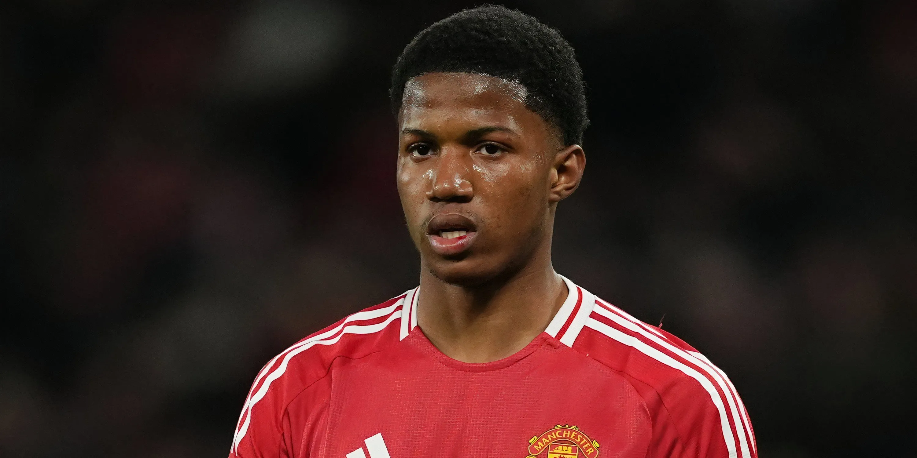 Chido Obi-Martin trong màu áo Manchester United đối đầu Brentford