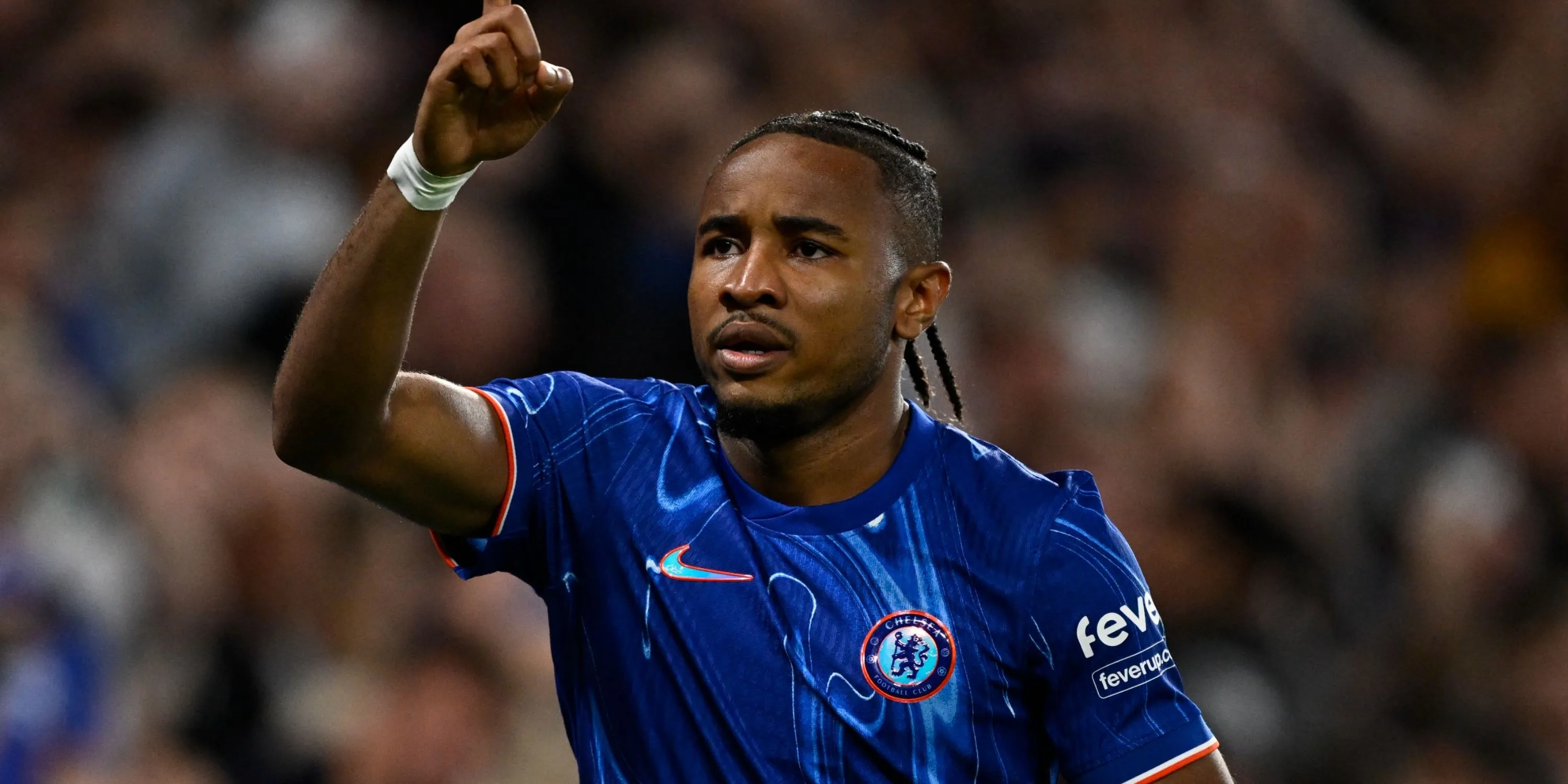 Christopher Nkunku, tiền đạo của Chelsea, ăn mừng sau khi ghi bàn