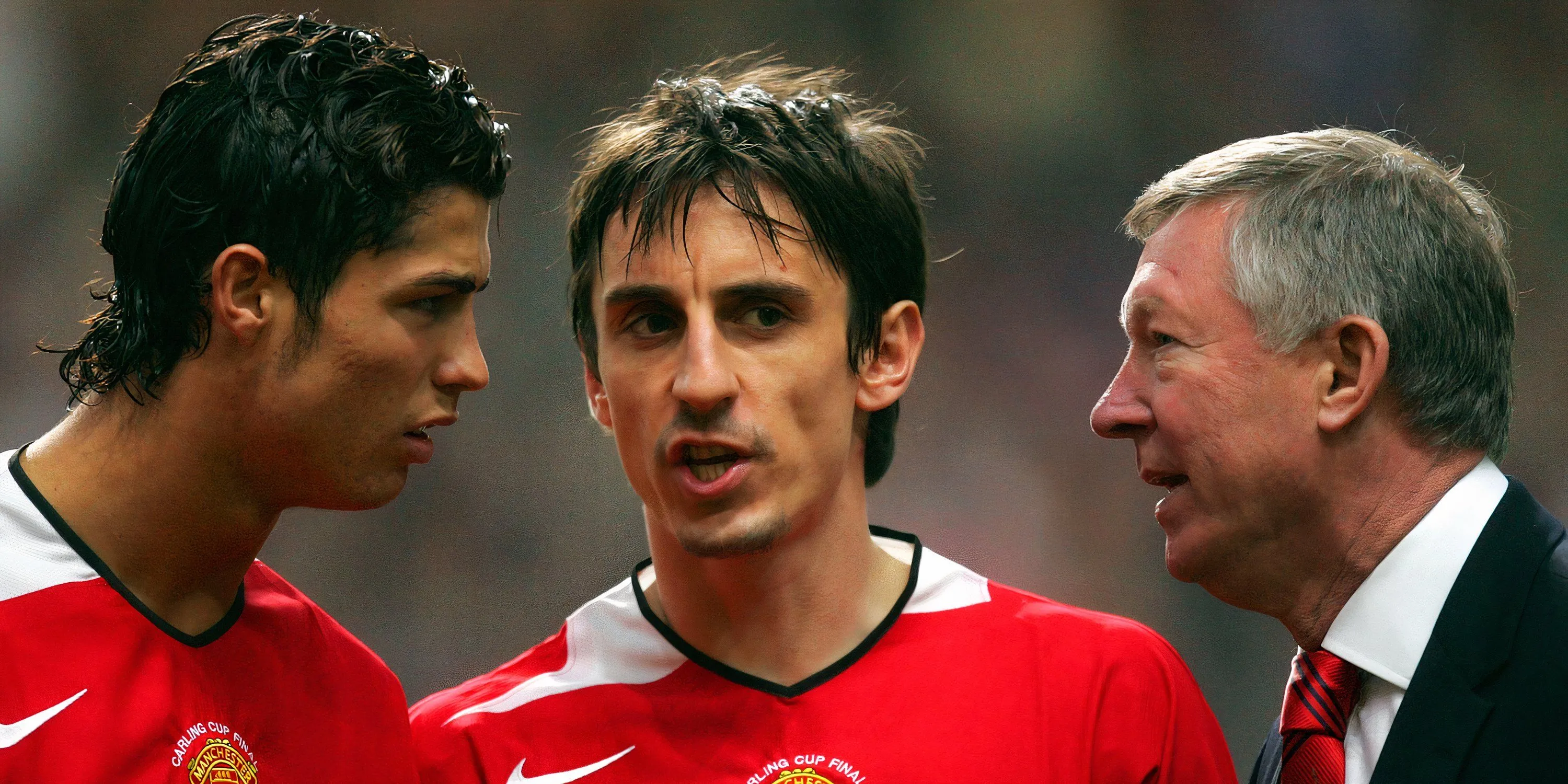Cristiano Ronaldo và Gary Neville thời còn ở Manchester United dưới sự dẫn dắt của Sir Alex Ferguson