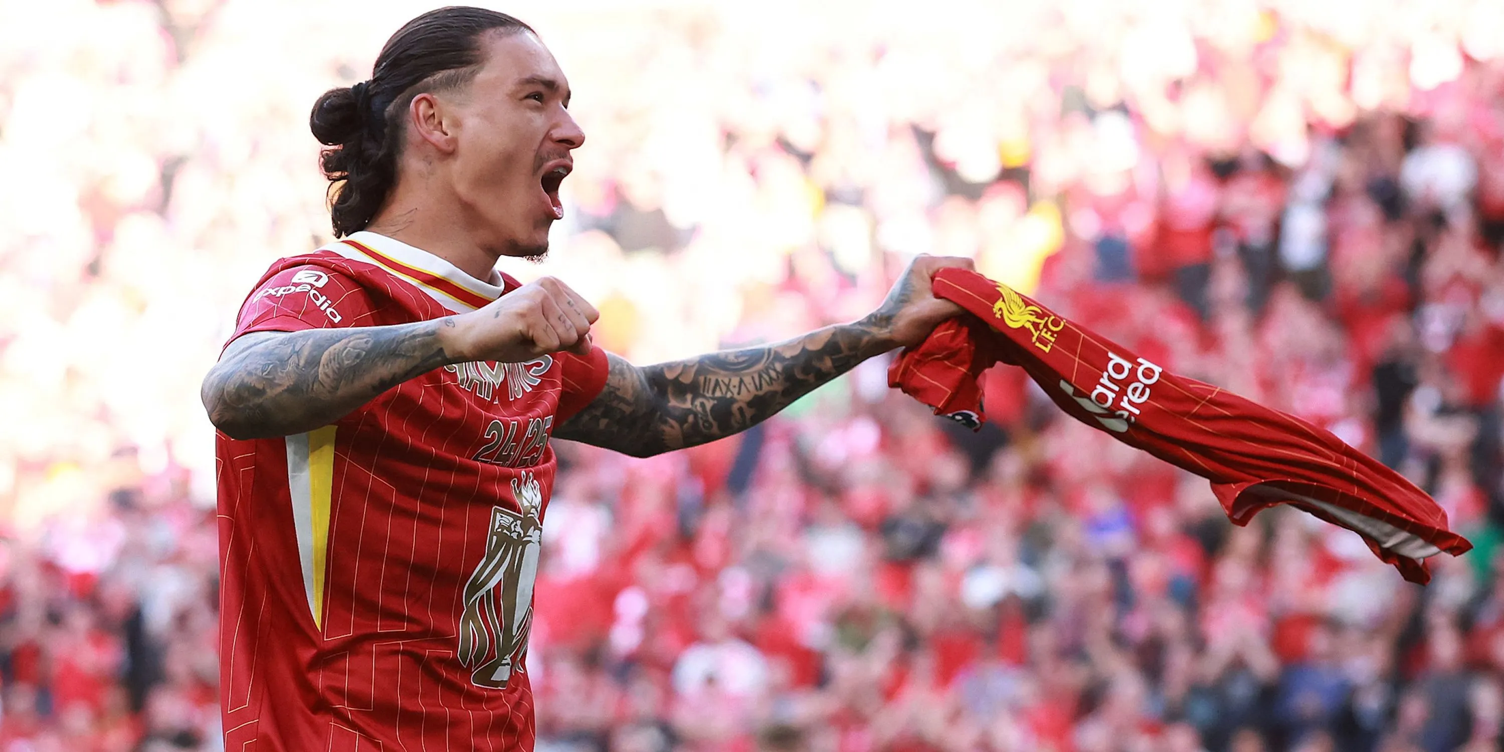 Darwin Nunez ăn mừng trong màu áo Liverpool - tương lai nào đang chờ đợi?