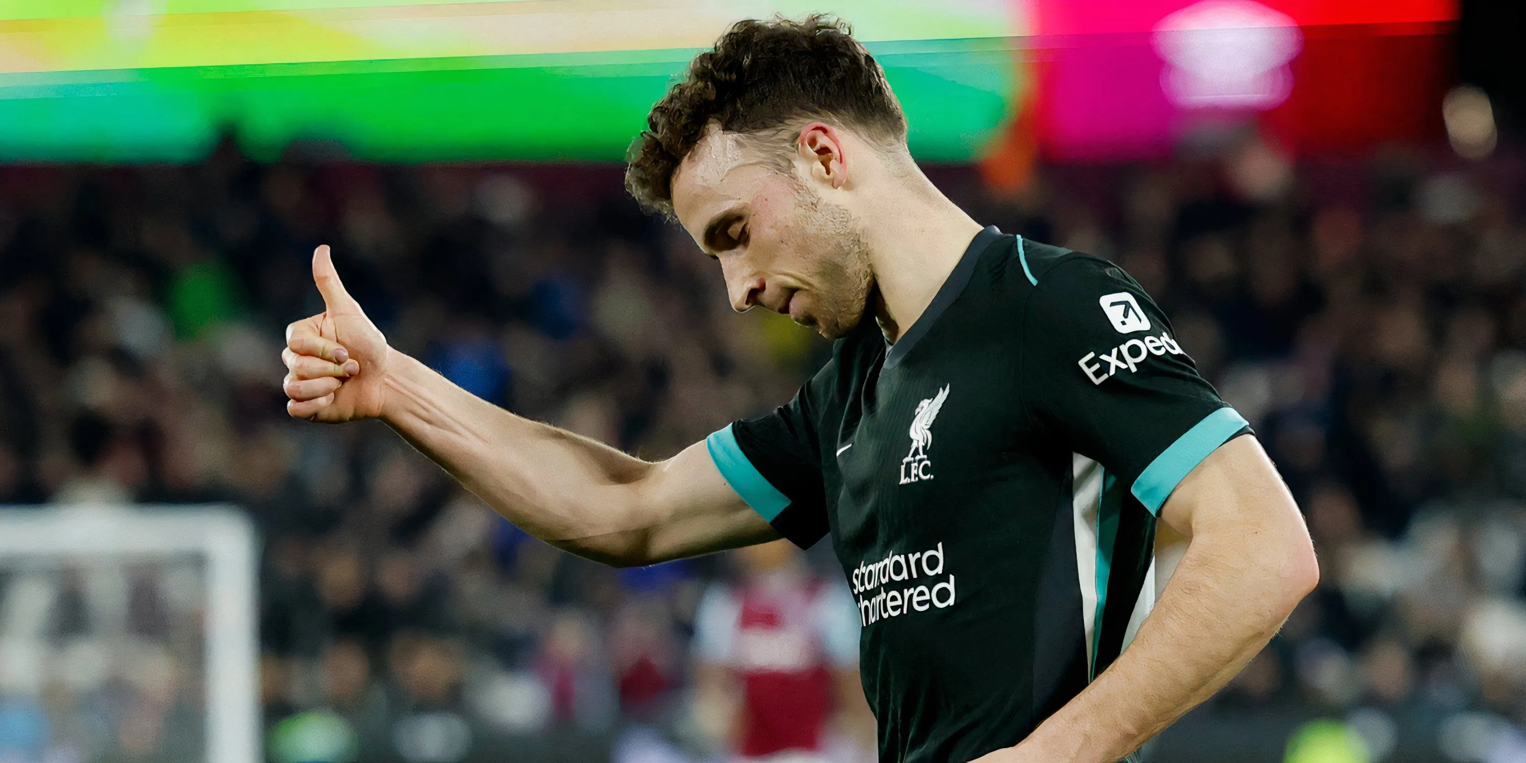 Diogo Jota ghi bàn cho Liverpool trong trận đấu
