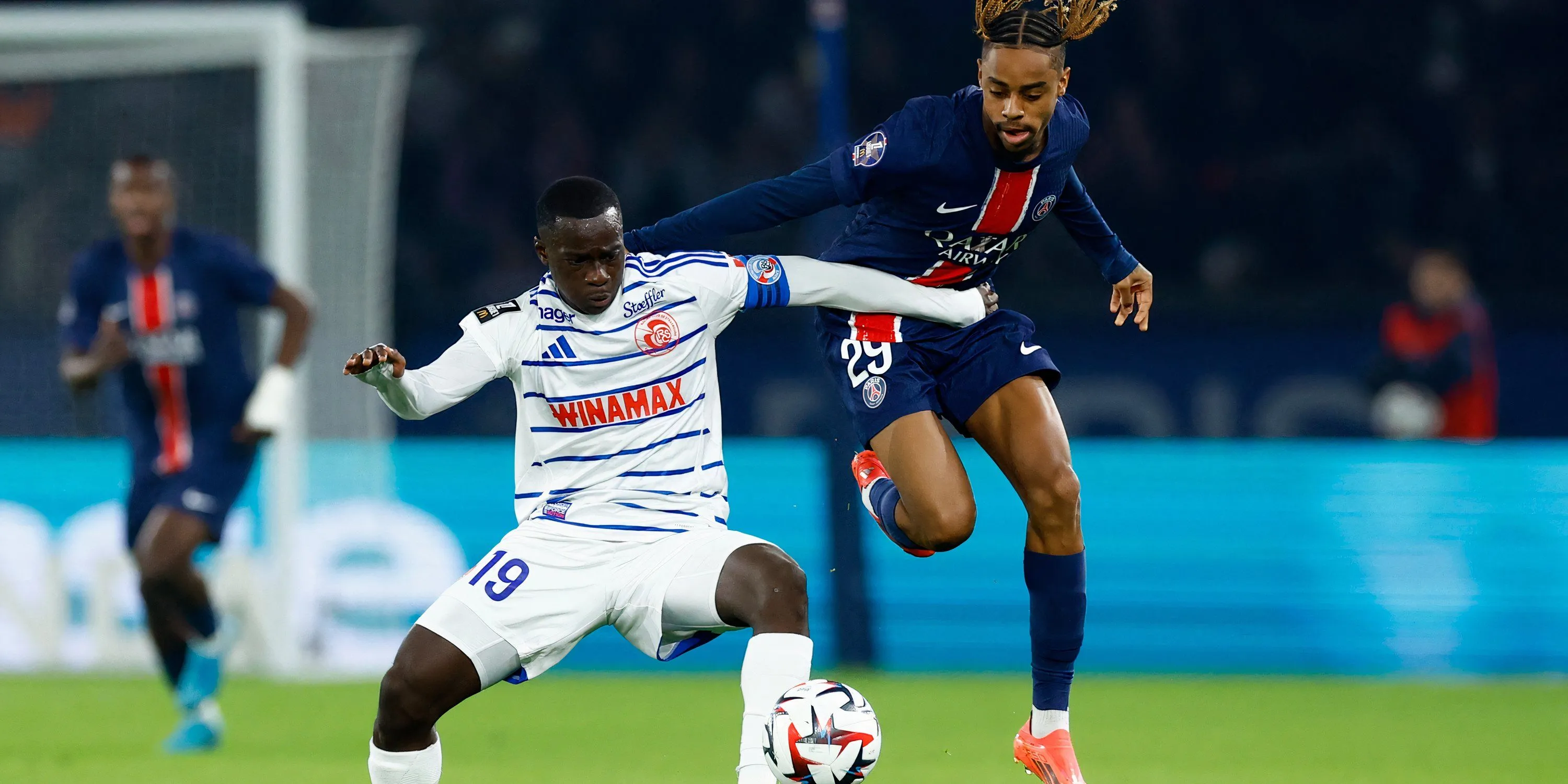 Habib Diarra trong màu áo Strasbourg tại Ligue 1, mục tiêu của Everton