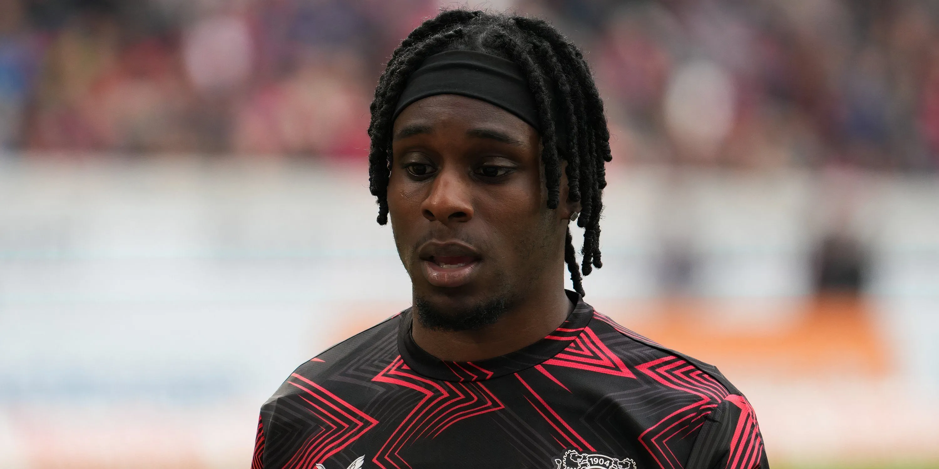 Hậu vệ Jeremie Frimpong khởi động cùng Bayer Leverkusen trong trận đấu