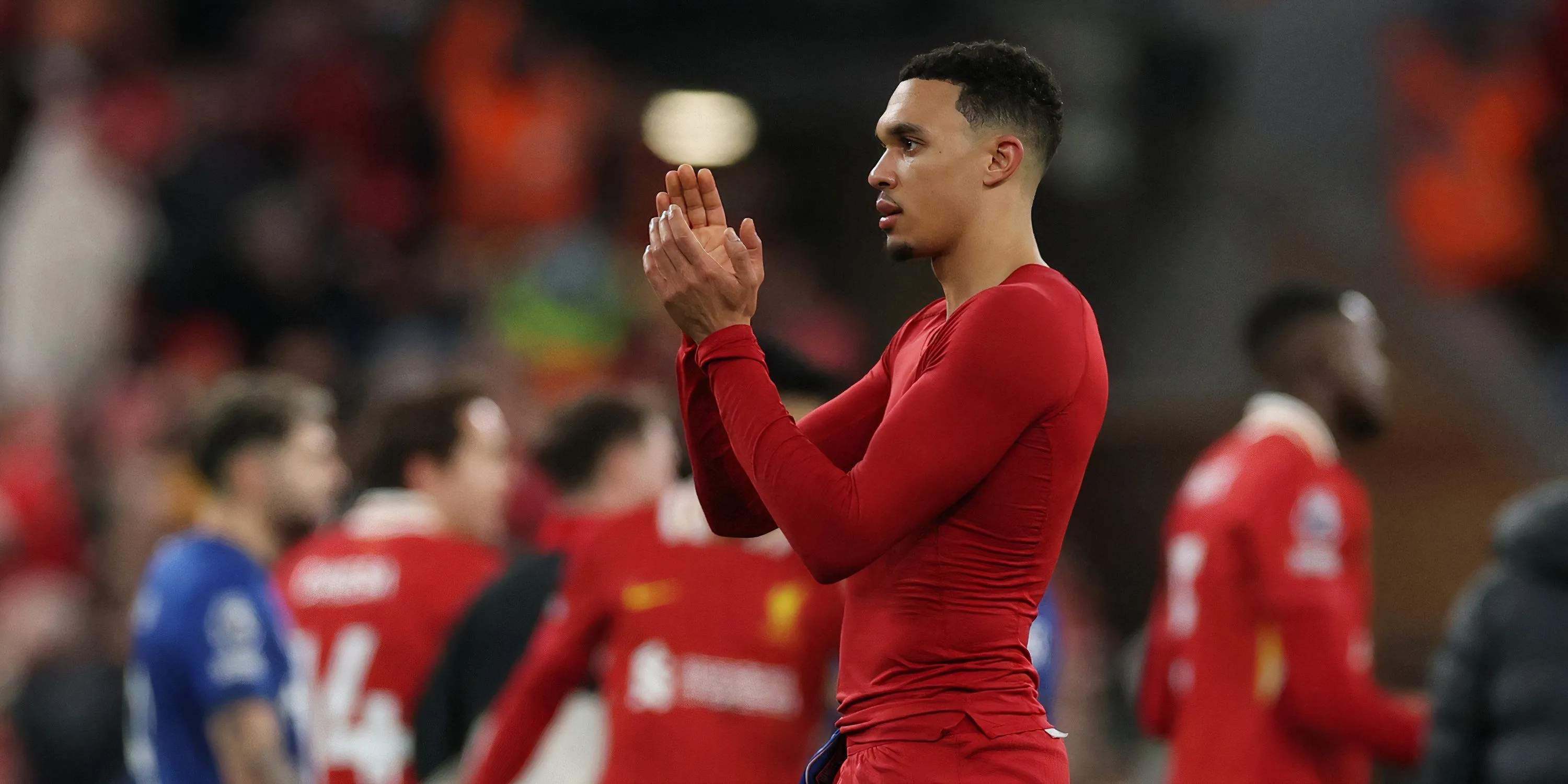 Hậu vệ phải Liverpool Trent Alexander-Arnold trong một pha lên bóng tấn công