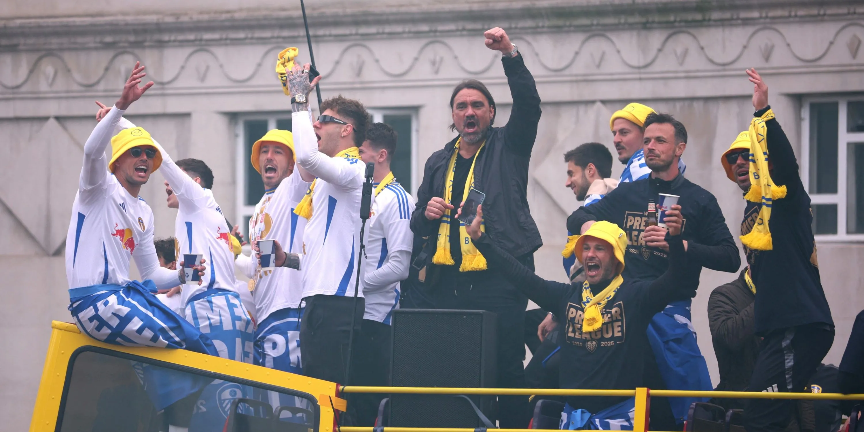 Hình ảnh tổng hợp về Leeds United chuẩn bị trở lại Premier League
