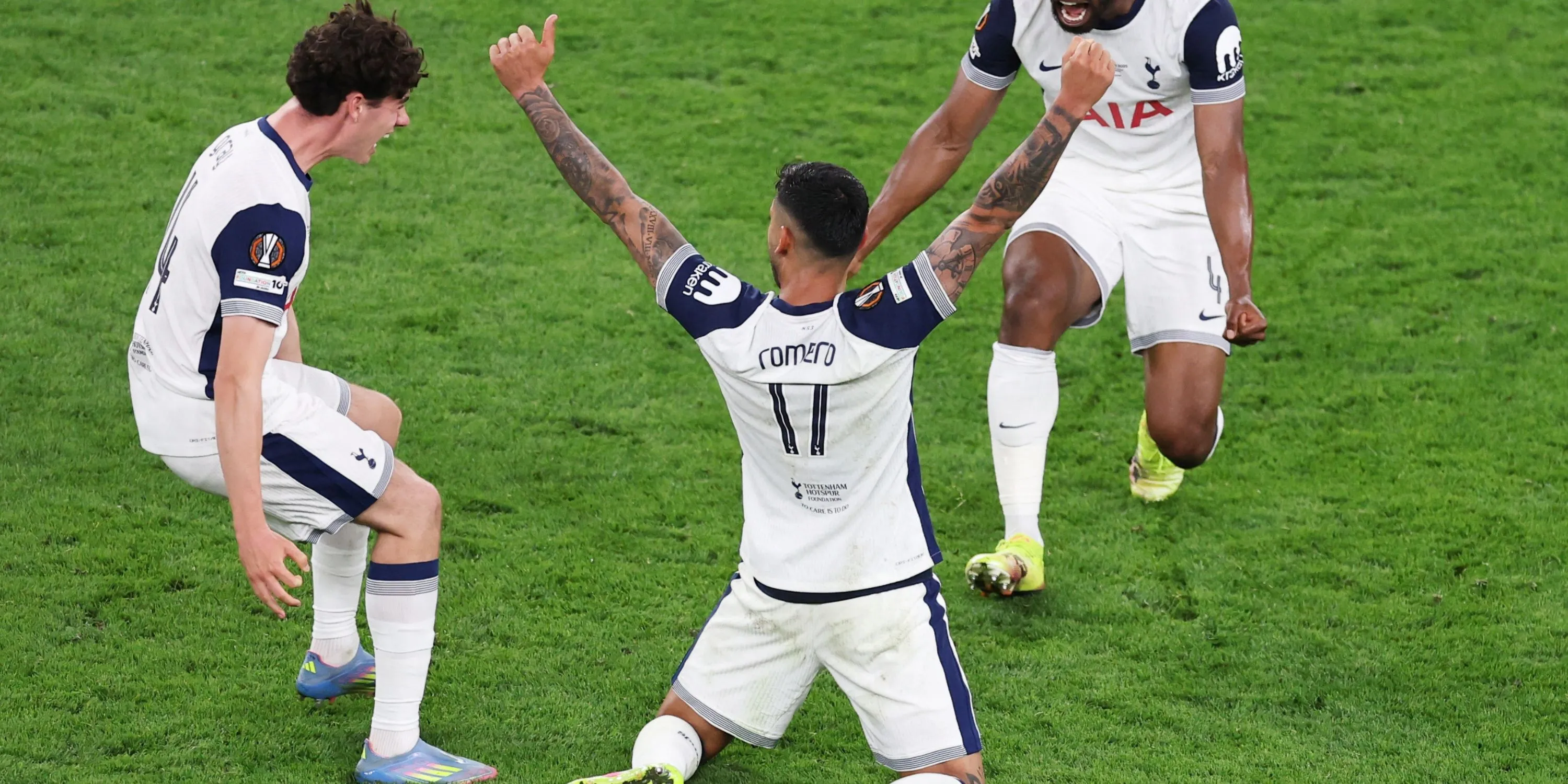 HLV Ange Postecoglou trong trận chung kết Europa League cùng Tottenham