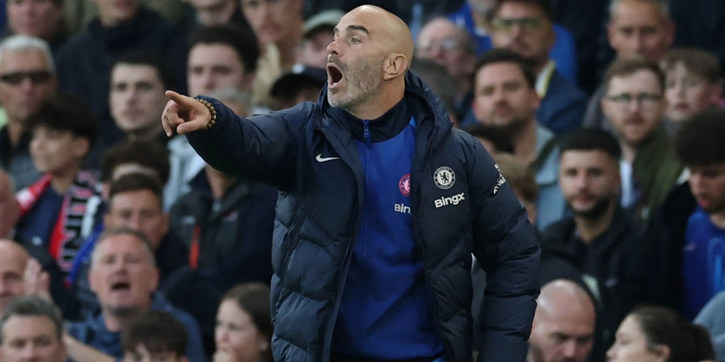 HLV Enzo Maresca của Chelsea trên sân
