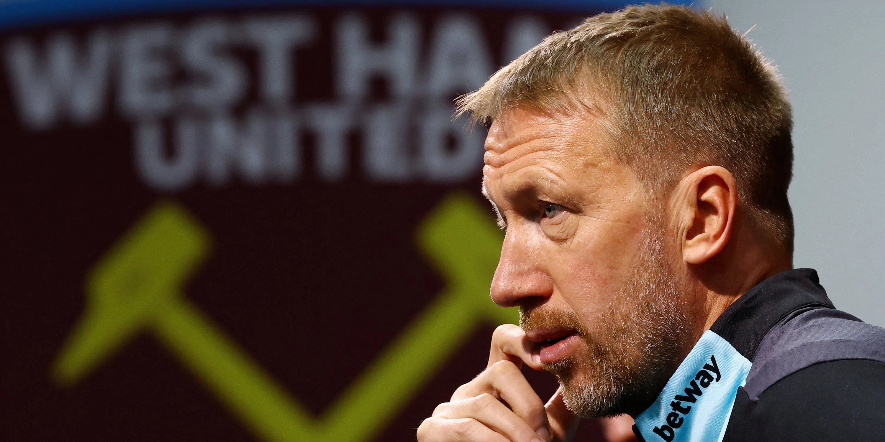 HLV Graham Potter đang tìm cách nâng cấp đội hình West Ham