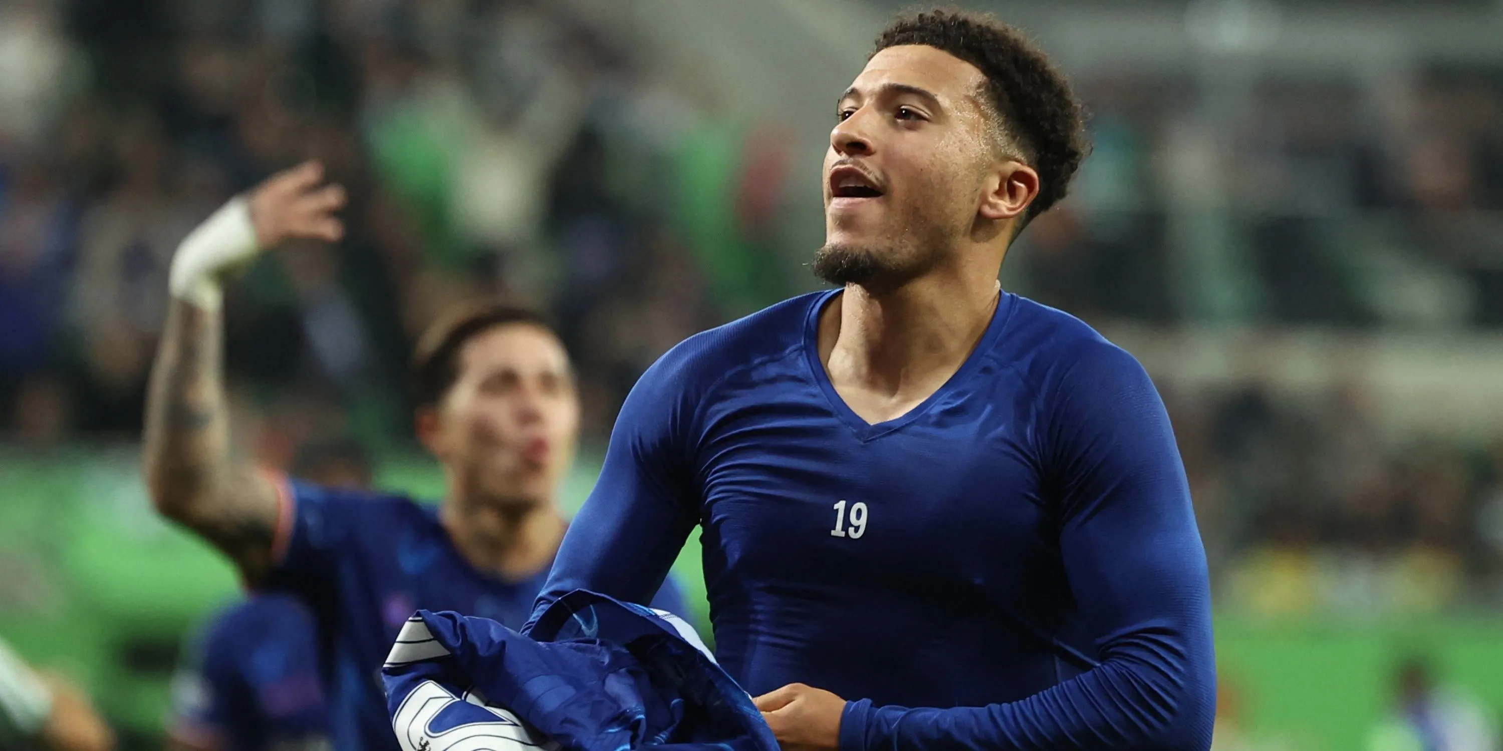 Jadon Sancho khoác áo Chelsea