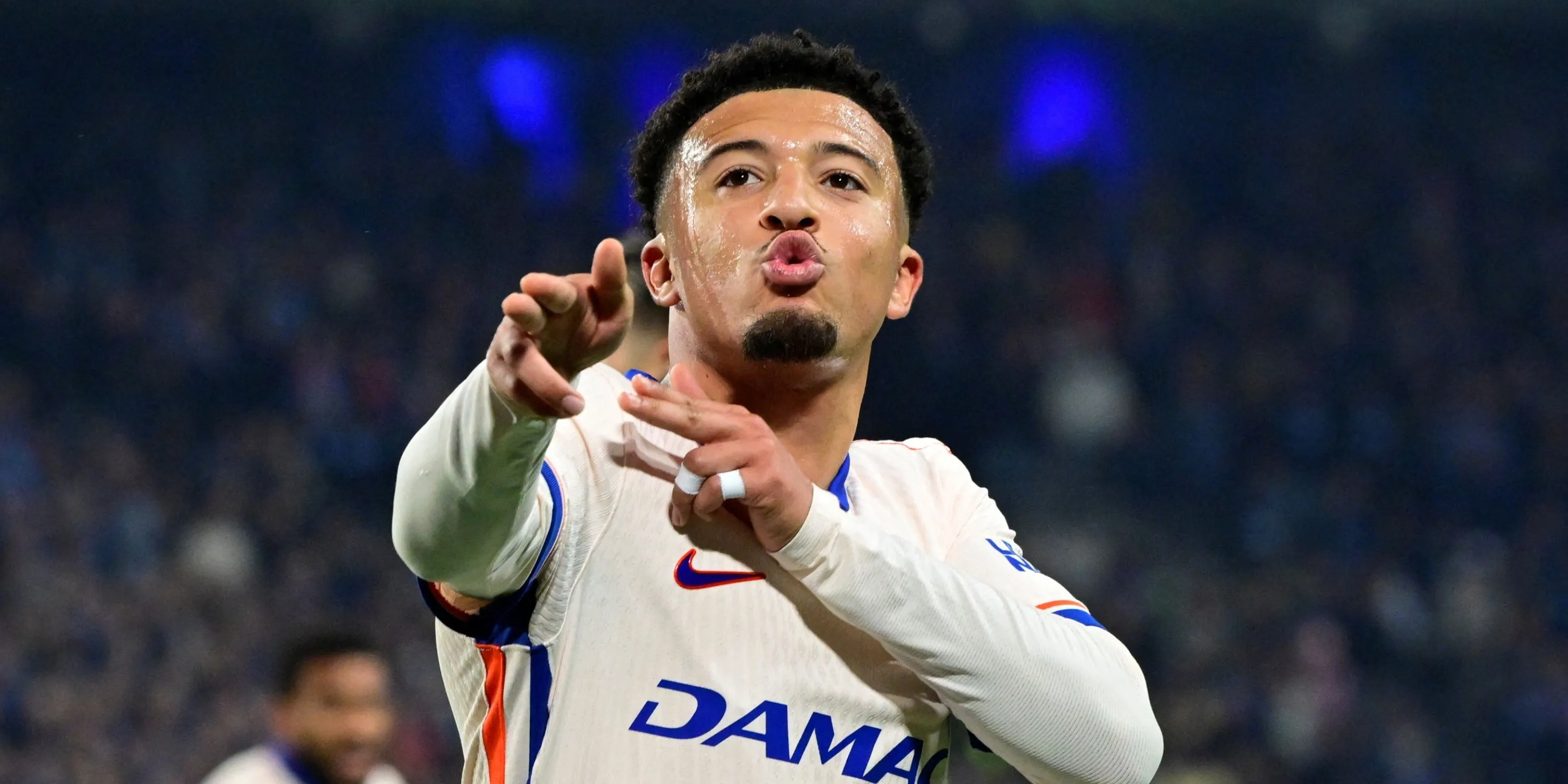 Jadon Sancho trong màu áo câu lạc bộ Chelsea