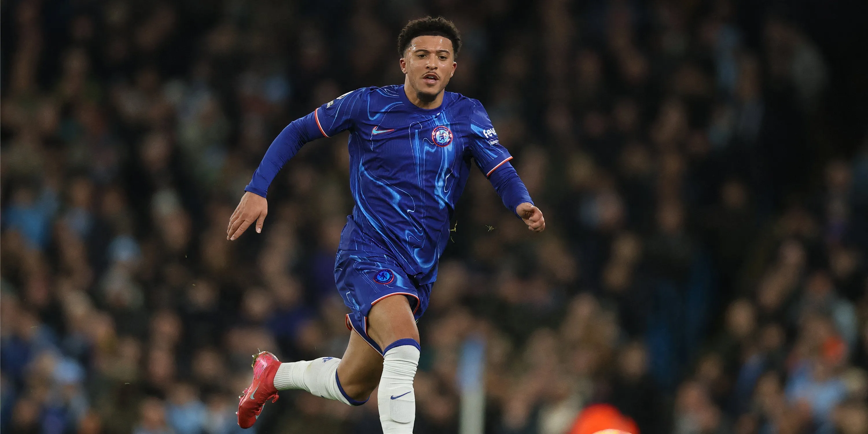 Jadon Sancho trong màu áo Chelsea ăn mừng