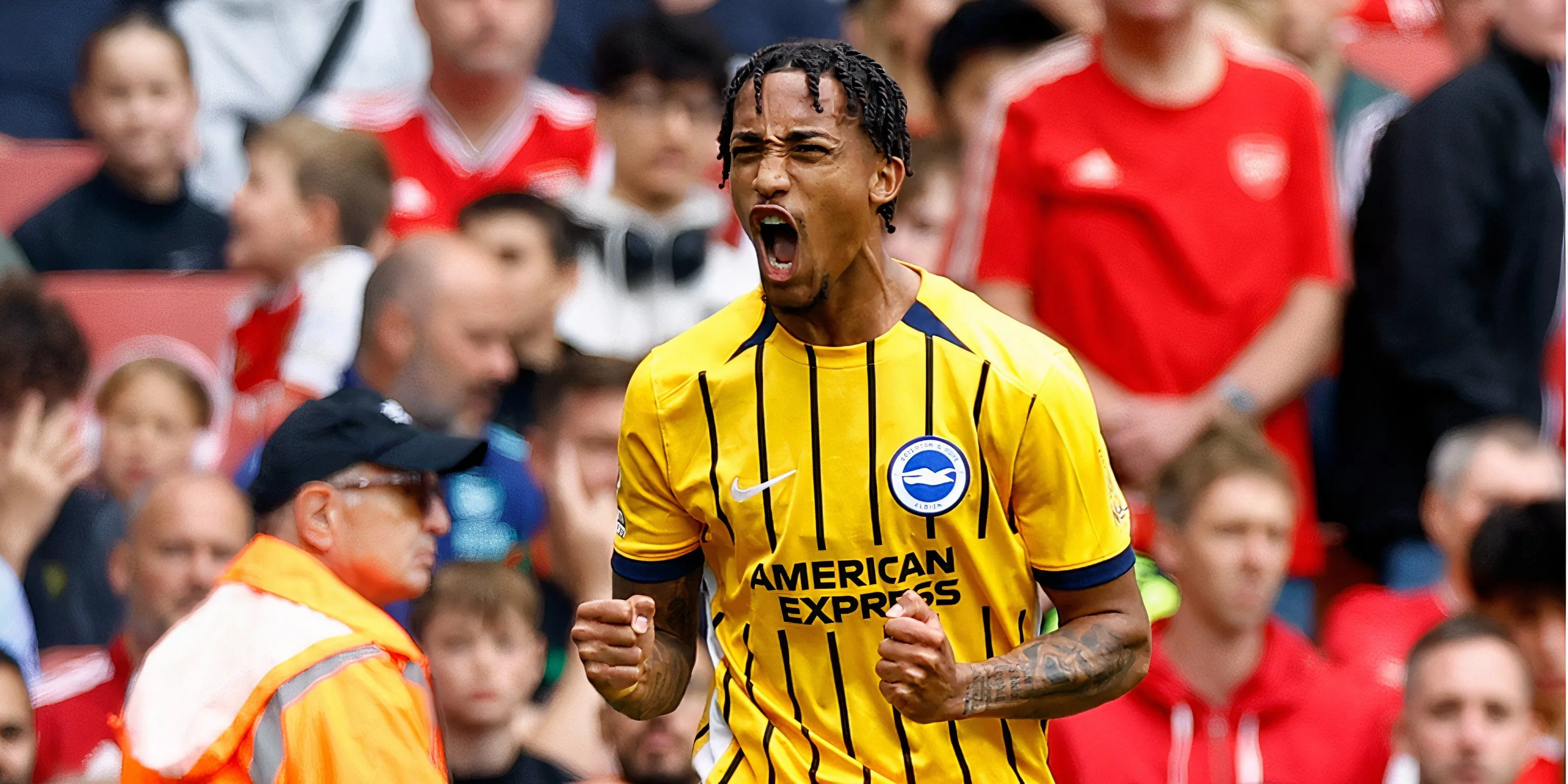 João Pedro ăn mừng bàn thắng cho Brighton trong trận đấu gặp Arsenal