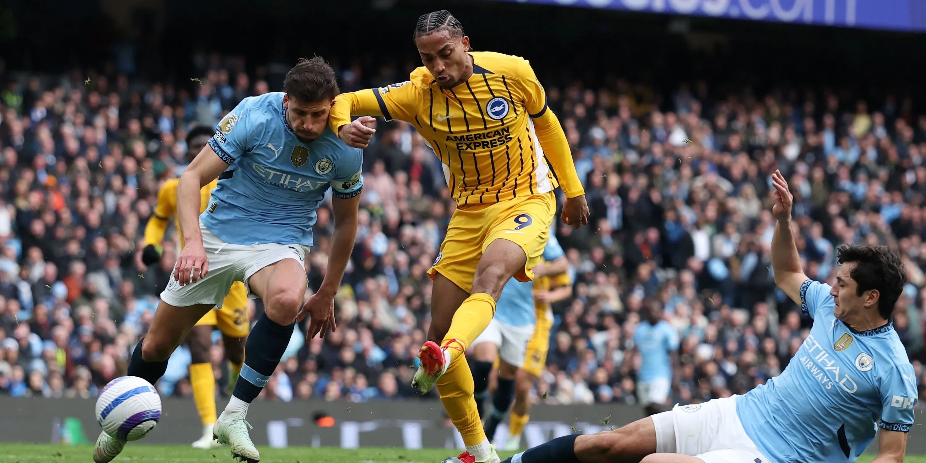 Joao Pedro của Brighton thi đấu