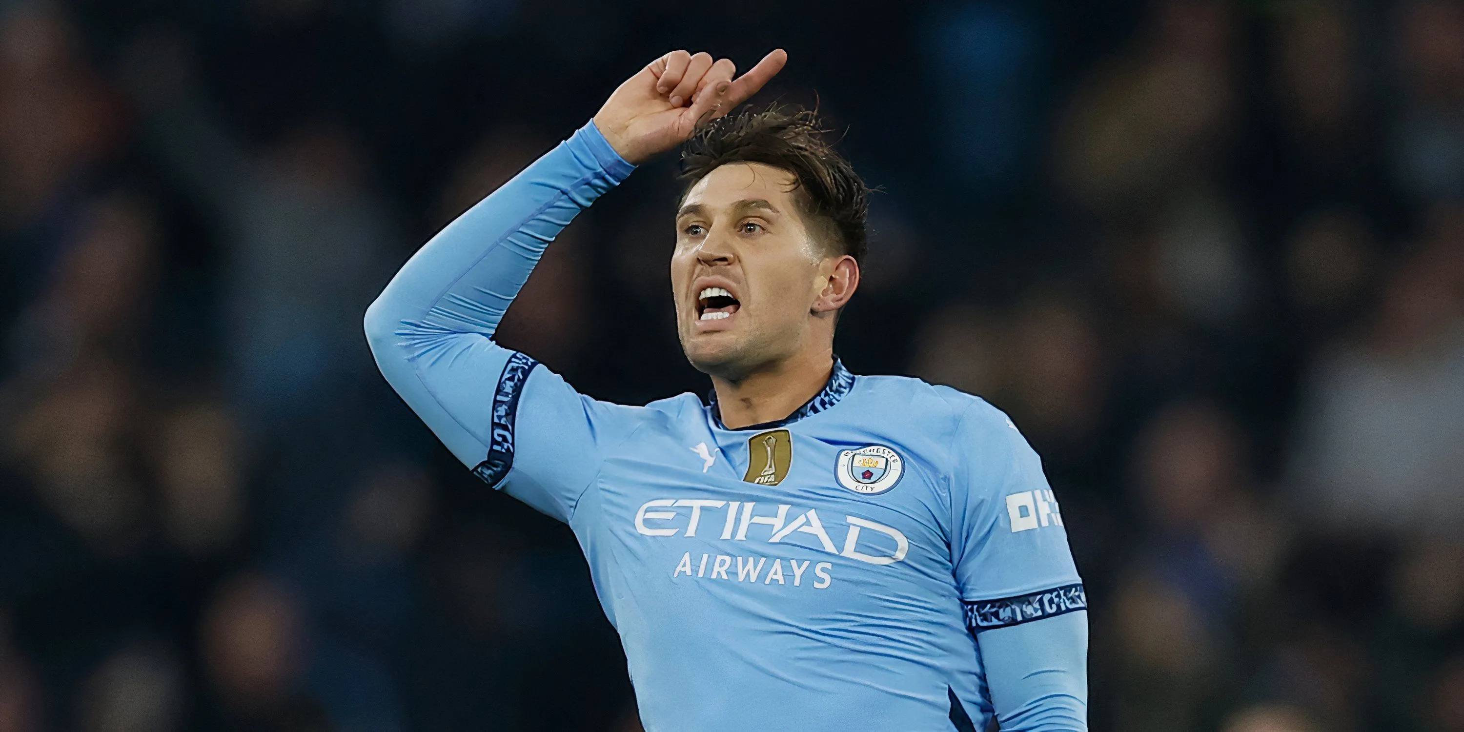 John Stones trong màu áo Manchester City thi đấu tại Ngoại hạng Anh, nơi anh gặt hái nhiều danh hiệu.