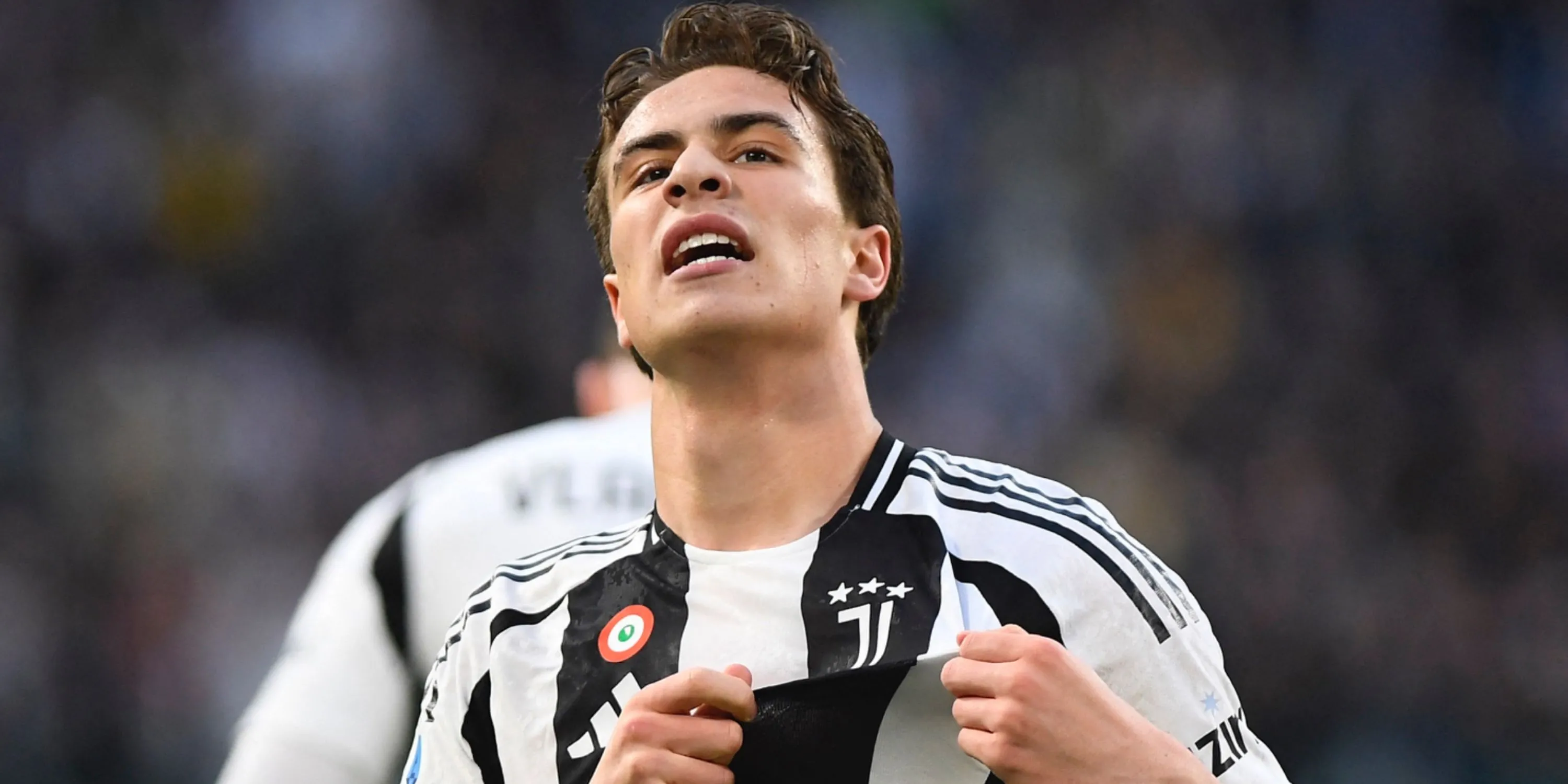 Kenan Yildiz trong màu áo Juventus thể hiện kỹ năng chơi bóng