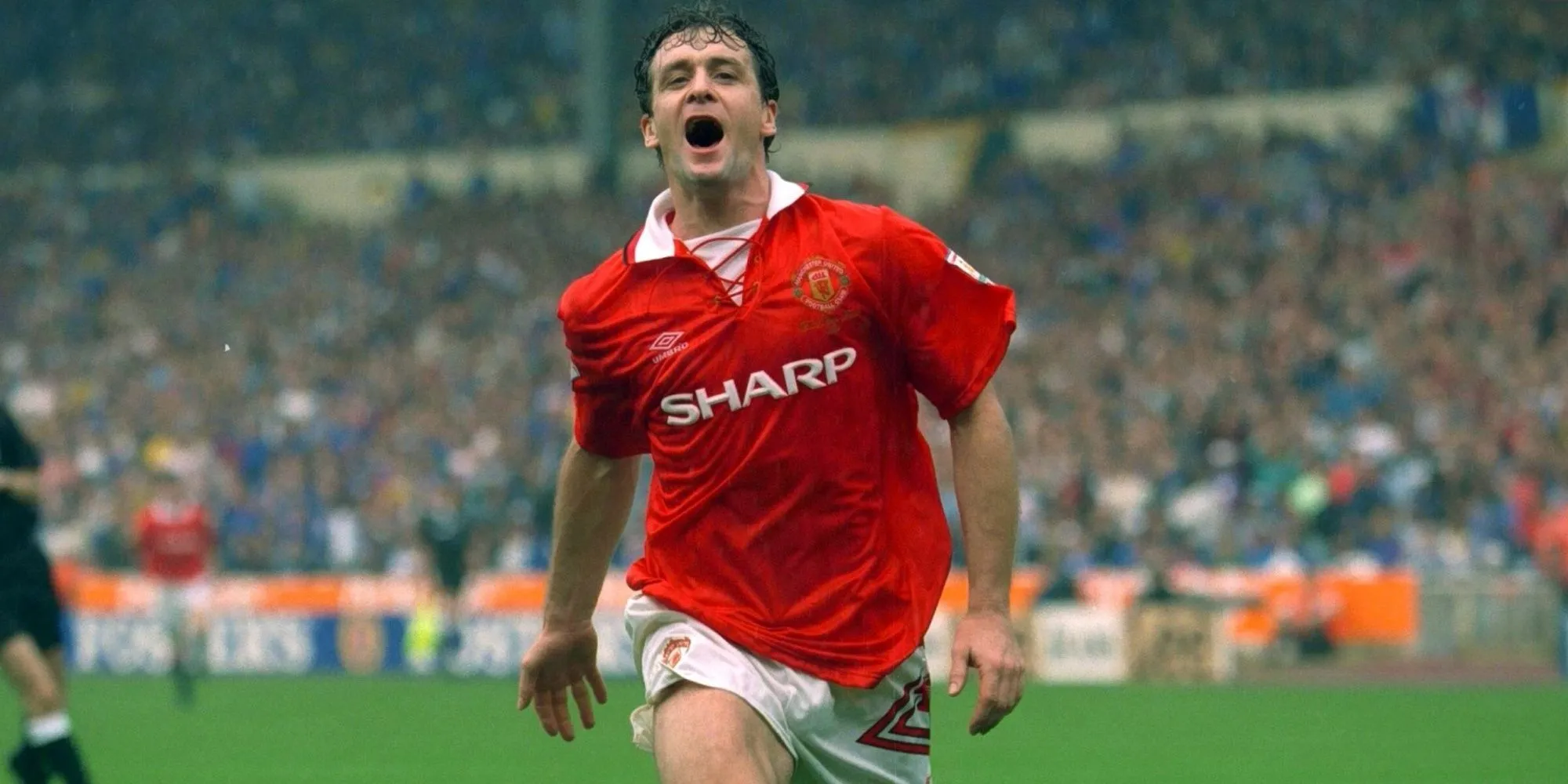 Mark Hughes huyền thoại Manchester United trong sự nghiệp thi đấu