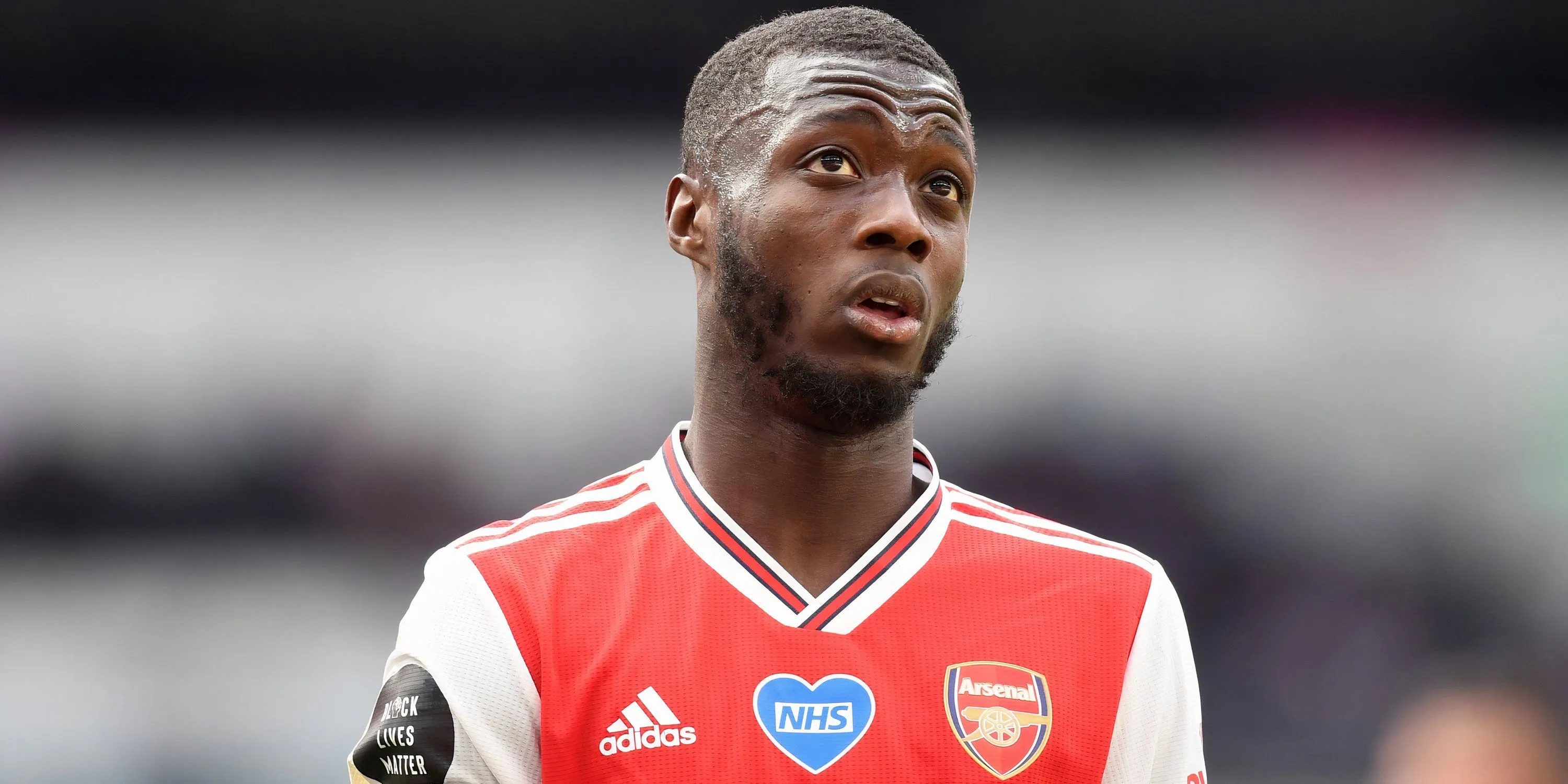 Nicolas Pepe thời khoác áo Arsenal, cầu thủ chạy cánh đang được Wolves nhắm đến để tái xuất Premier League.