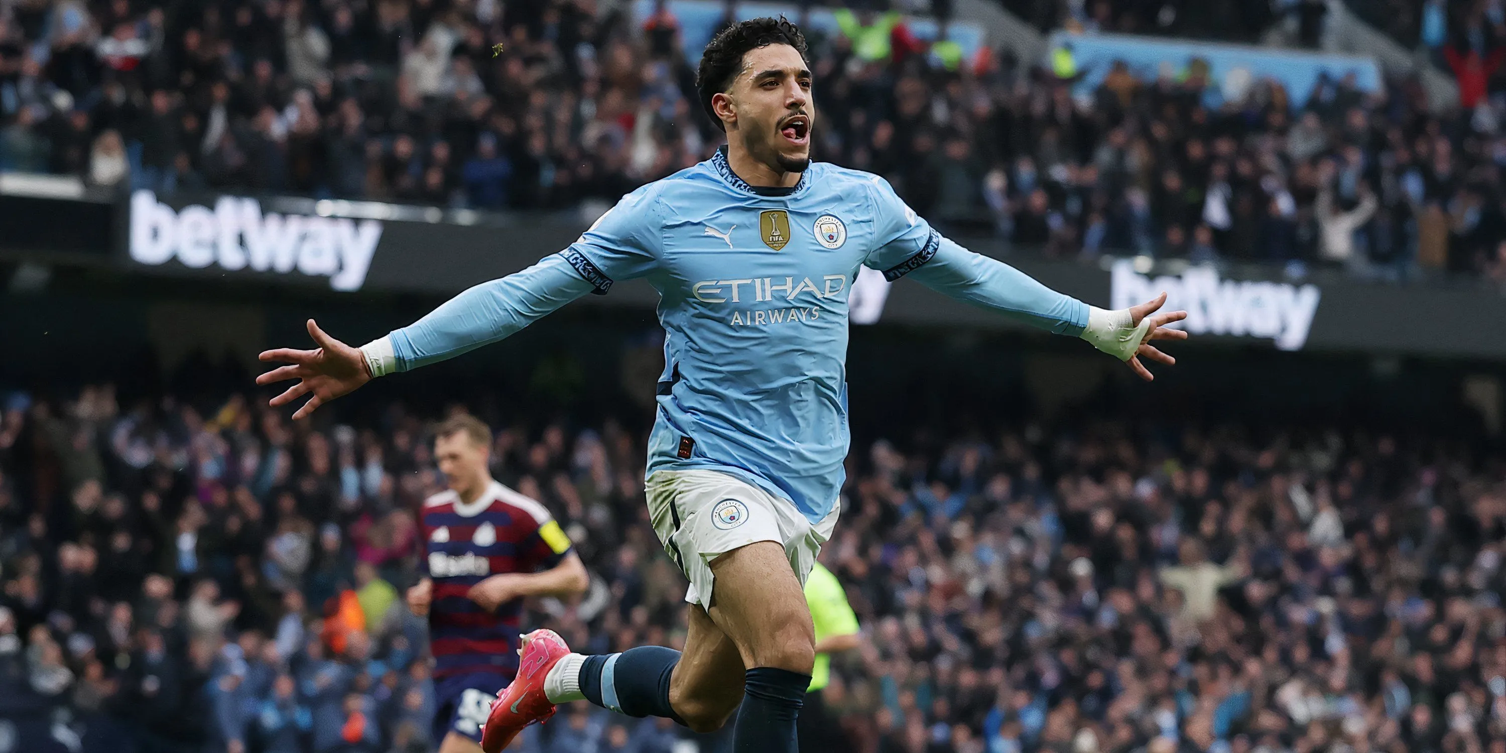 Sân vận động Etihad của Man City và hình ảnh Omar Marmoush