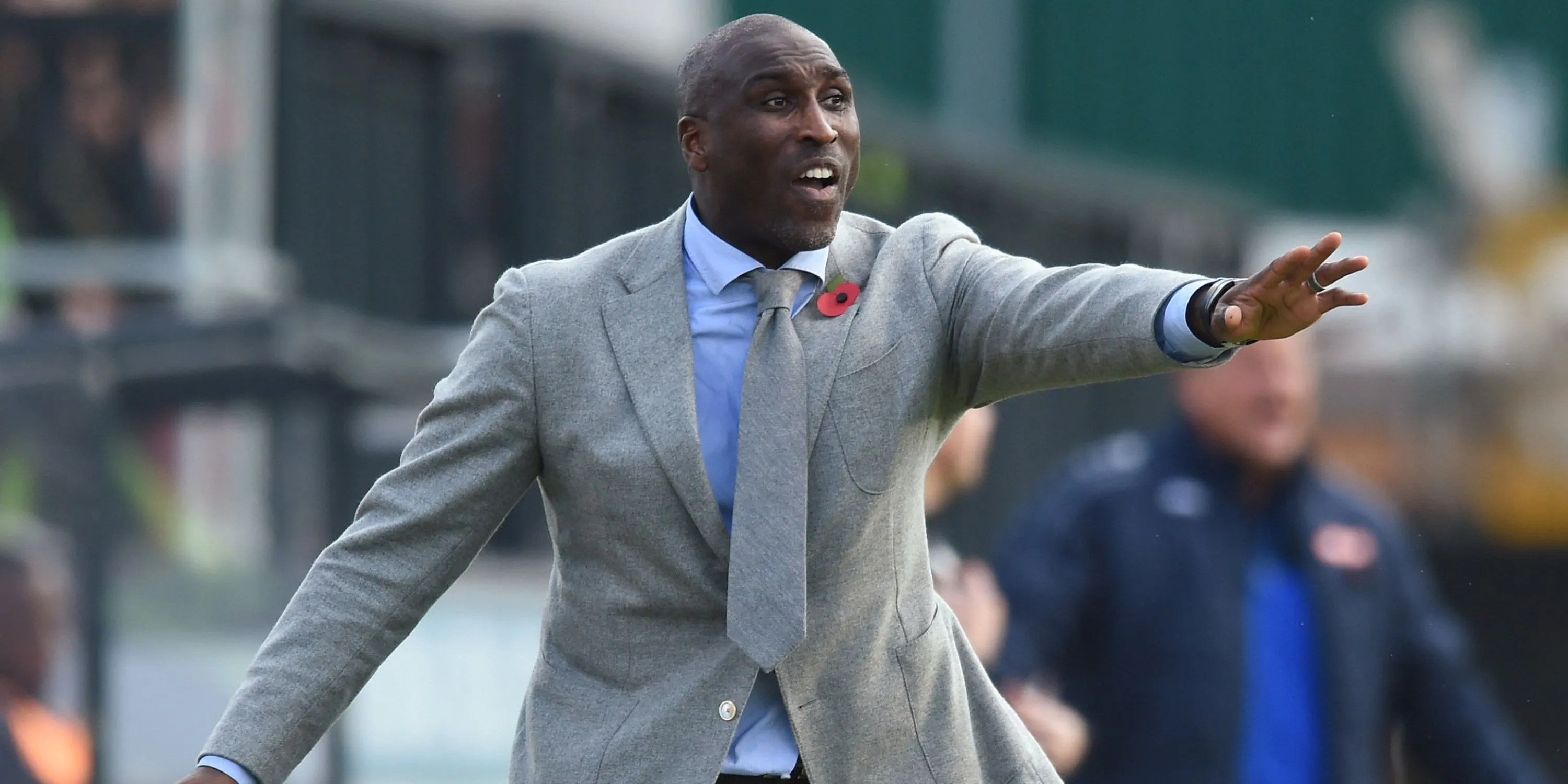 Sol Campbell trên cương vị huấn luyện viên, người tin rằng mình xứng đáng được ghi nhận nhiều hơn trong bóng đá
