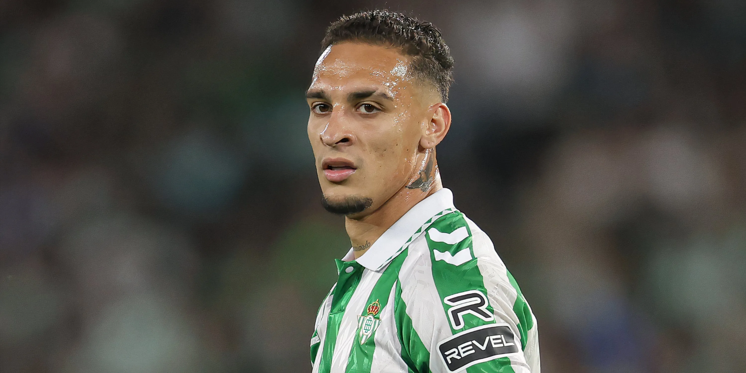 Tiền đạo Antony của Man Utd đối mặt với tương lai bất định