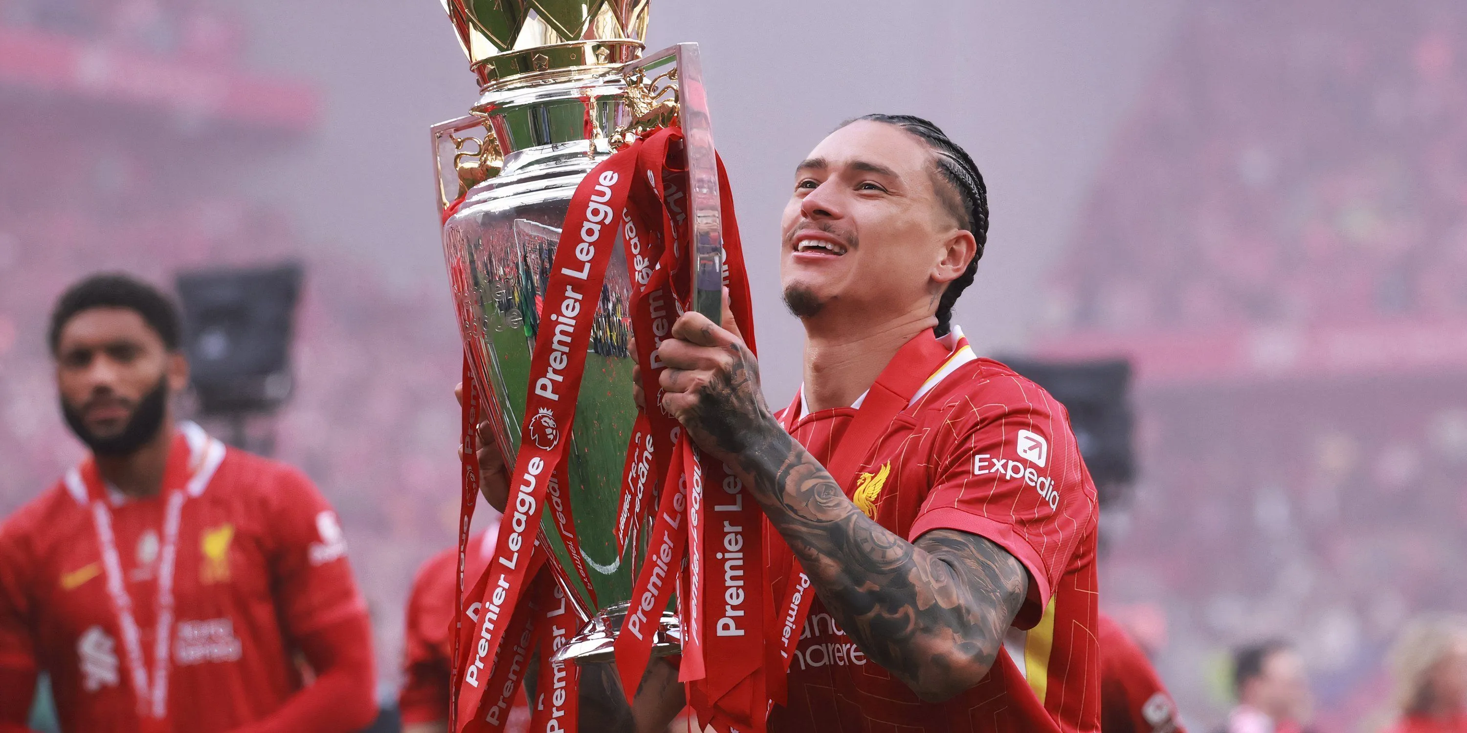 Tiền đạo Liverpool Darwin Nunez trên sân