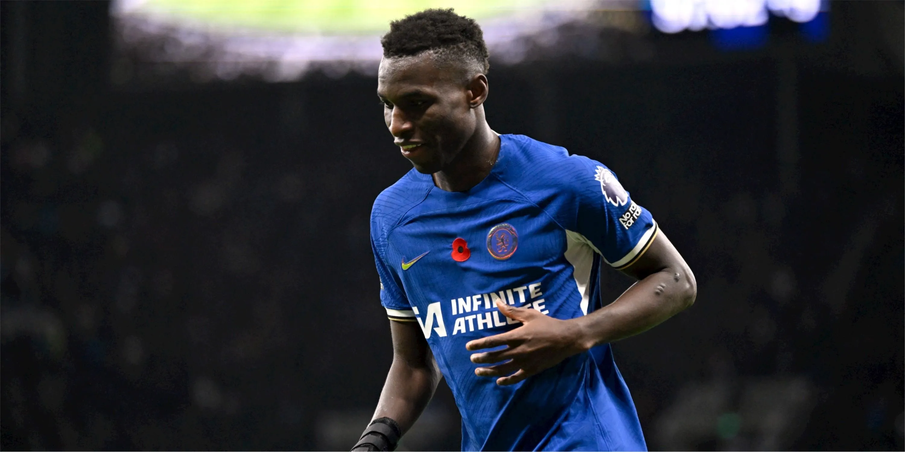 Tiền đạo Nicolas Jackson của Chelsea đang thi đấu
