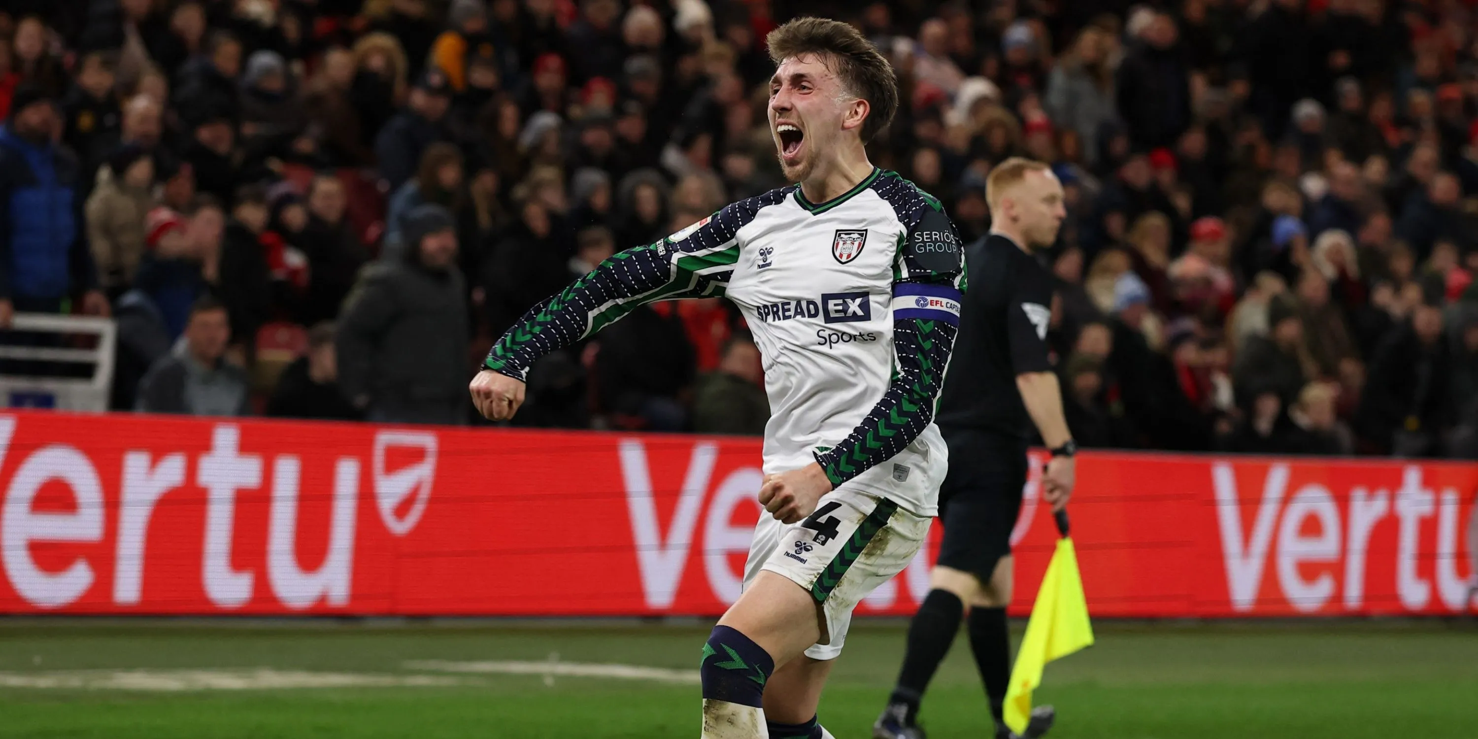 Tiền vệ Dan Neil của Sunderland, mục tiêu chuyển nhượng tiềm năng của Everton
