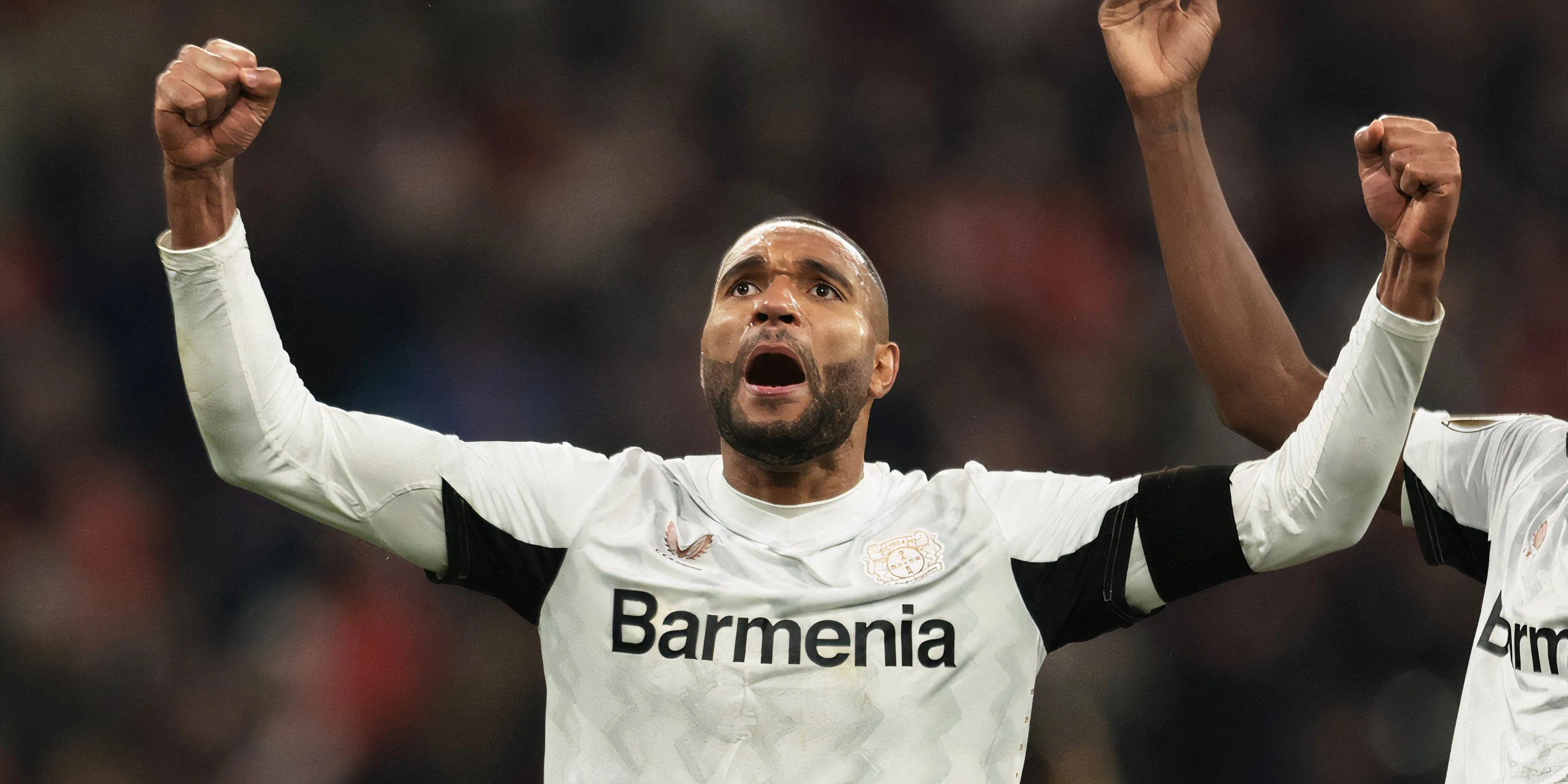 Trung vệ Jonathan Tah của Bayer Leverkusen ăn mừng chiến thắng tại DFB Pokal, mục tiêu chuyển nhượng của Man Utd