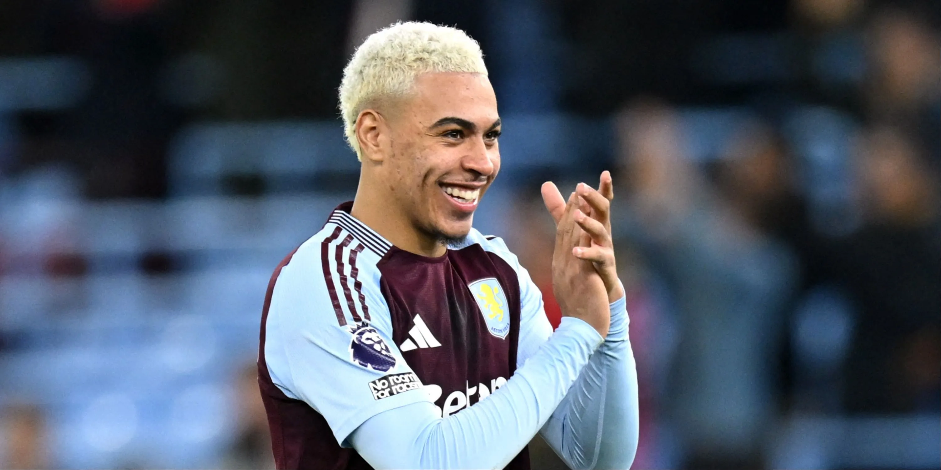 Cầu thủ Morgan Rogers trong trận đấu cho Aston Villa