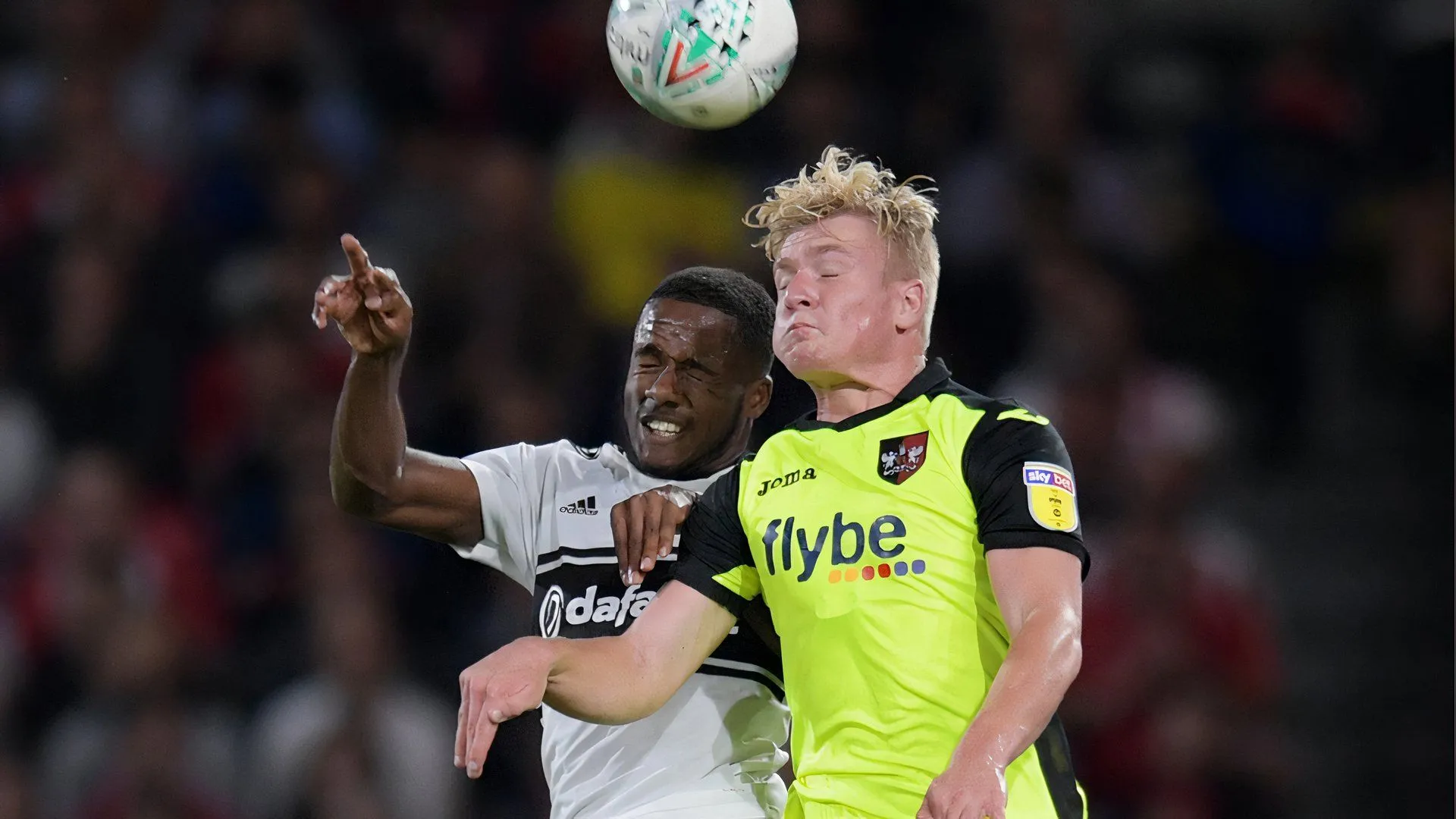 Hậu vệ Jack Sparkes trong màu áo Exeter City trước khi chuyển đến Portsmouth và Peterborough