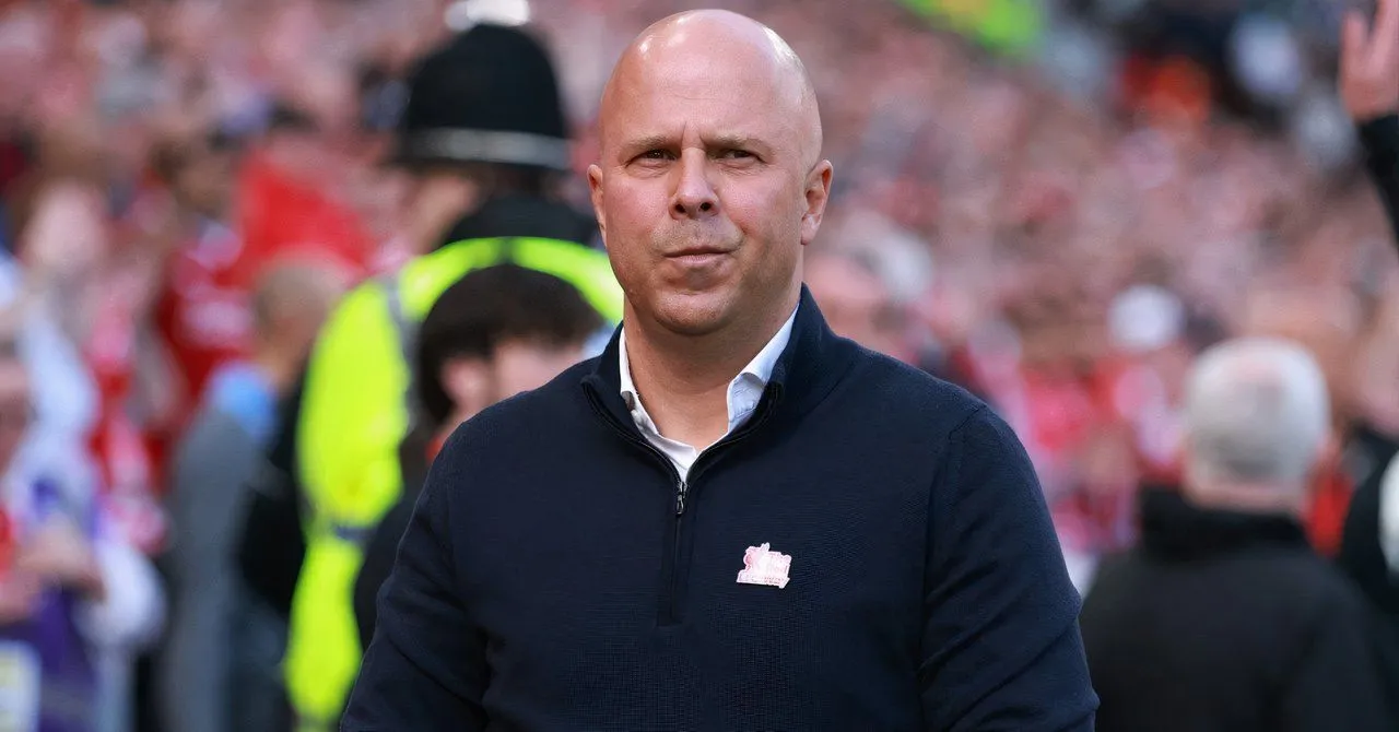 HLV Arne Slot đối mặt với kỳ chuyển nhượng bận rộn tại Liverpool chuẩn bị cho mùa giải mới