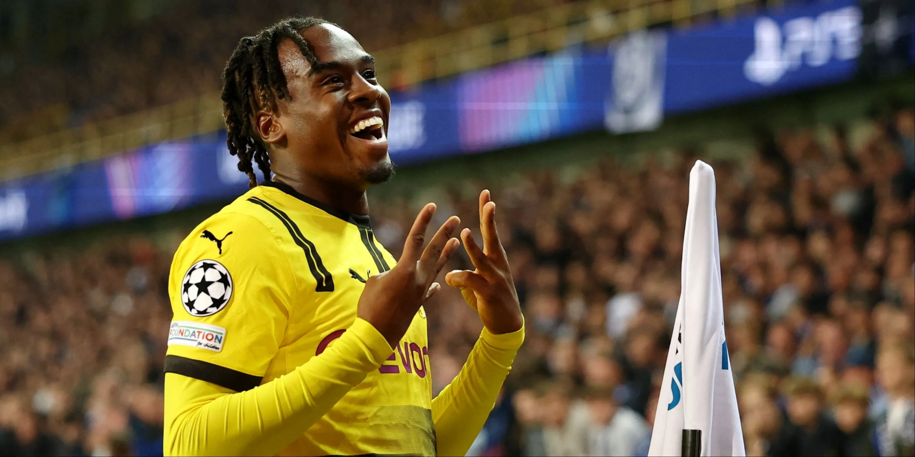 Jamie-Gittens trong màu áo Borussia Dortmund
