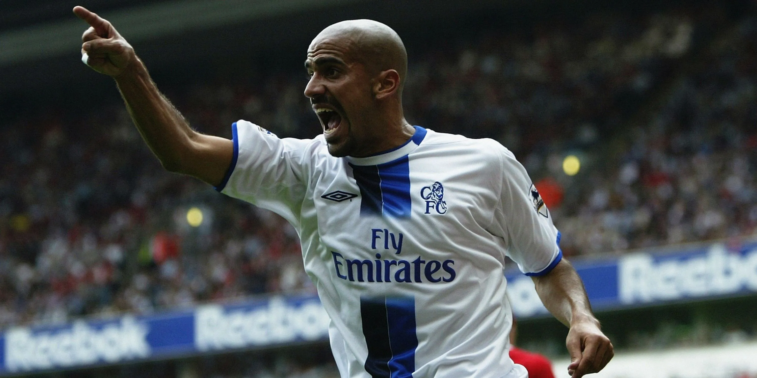 Juan Sebastian Veron trong màu áo Quỷ Đỏ và The Blues