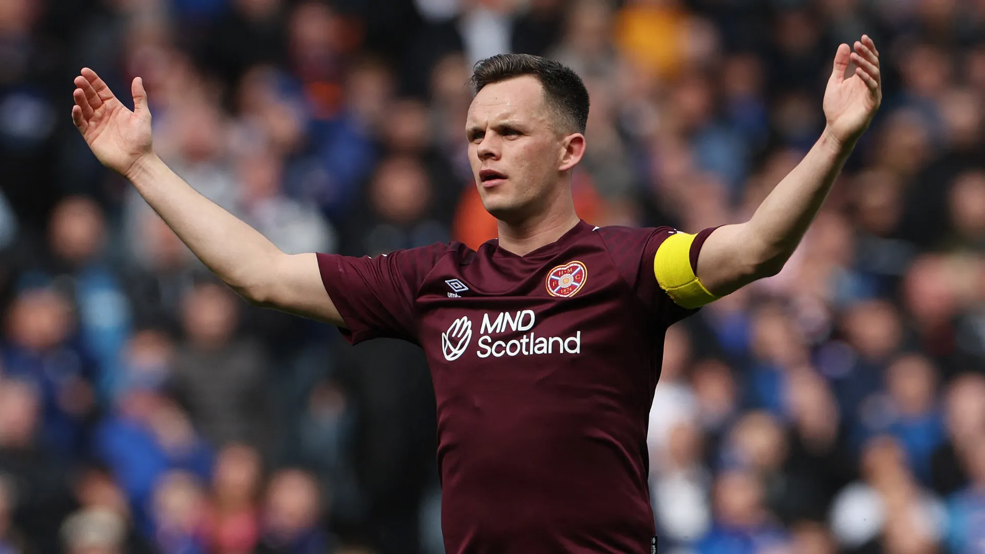Lawrence Shankland thi đấu cho Hearts