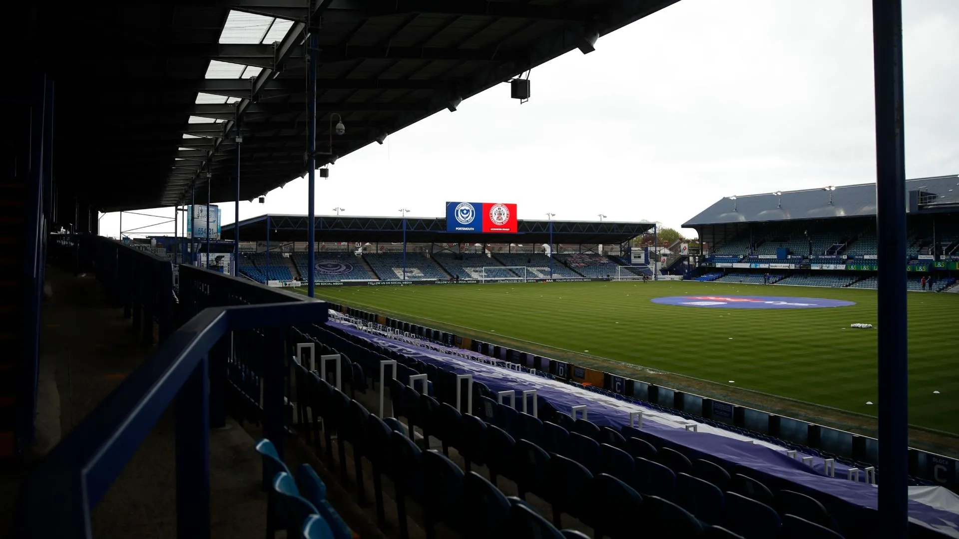 Toàn cảnh sân vận động Fratton Park, sân nhà của Portsmouth FC