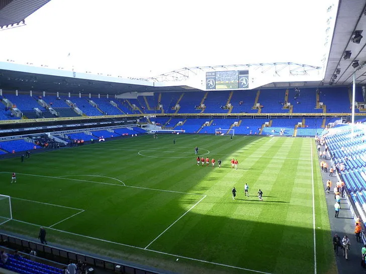 Bên trong sân vận động White Hart Lane, nơi chứng kiến những trận cầu kinh điển của Tottenham