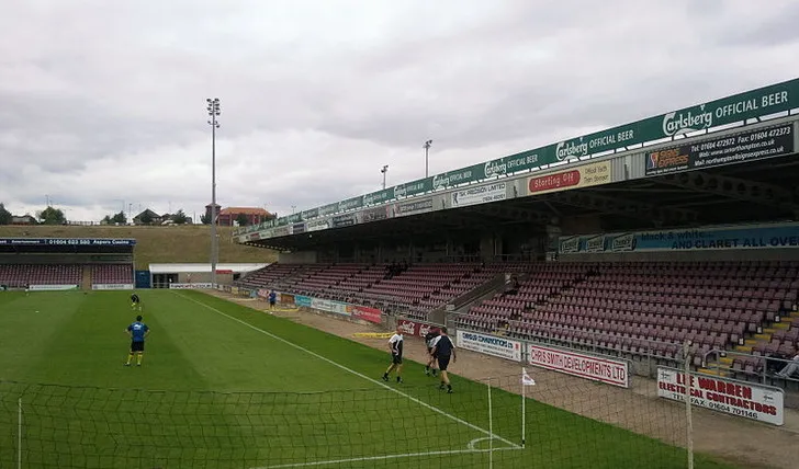 Chi tiết các khán đài tại Sixfields Stadium, nơi cổ động viên cuồng nhiệt