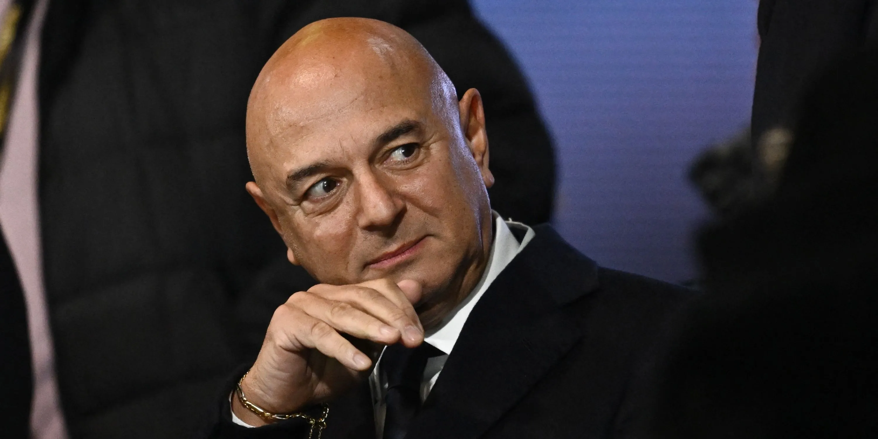 Chủ tịch Daniel Levy trong một trận đấu Premier League của Tottenham