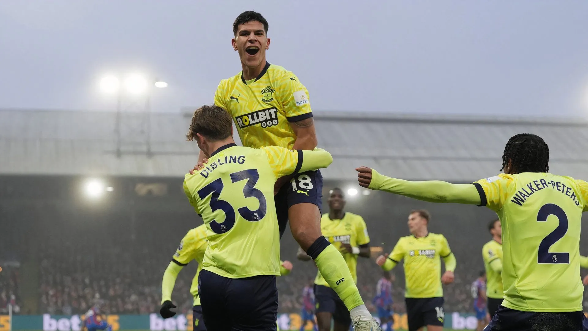 Đội bóng Southampton cân nhắc tương lai Tyler Dibling