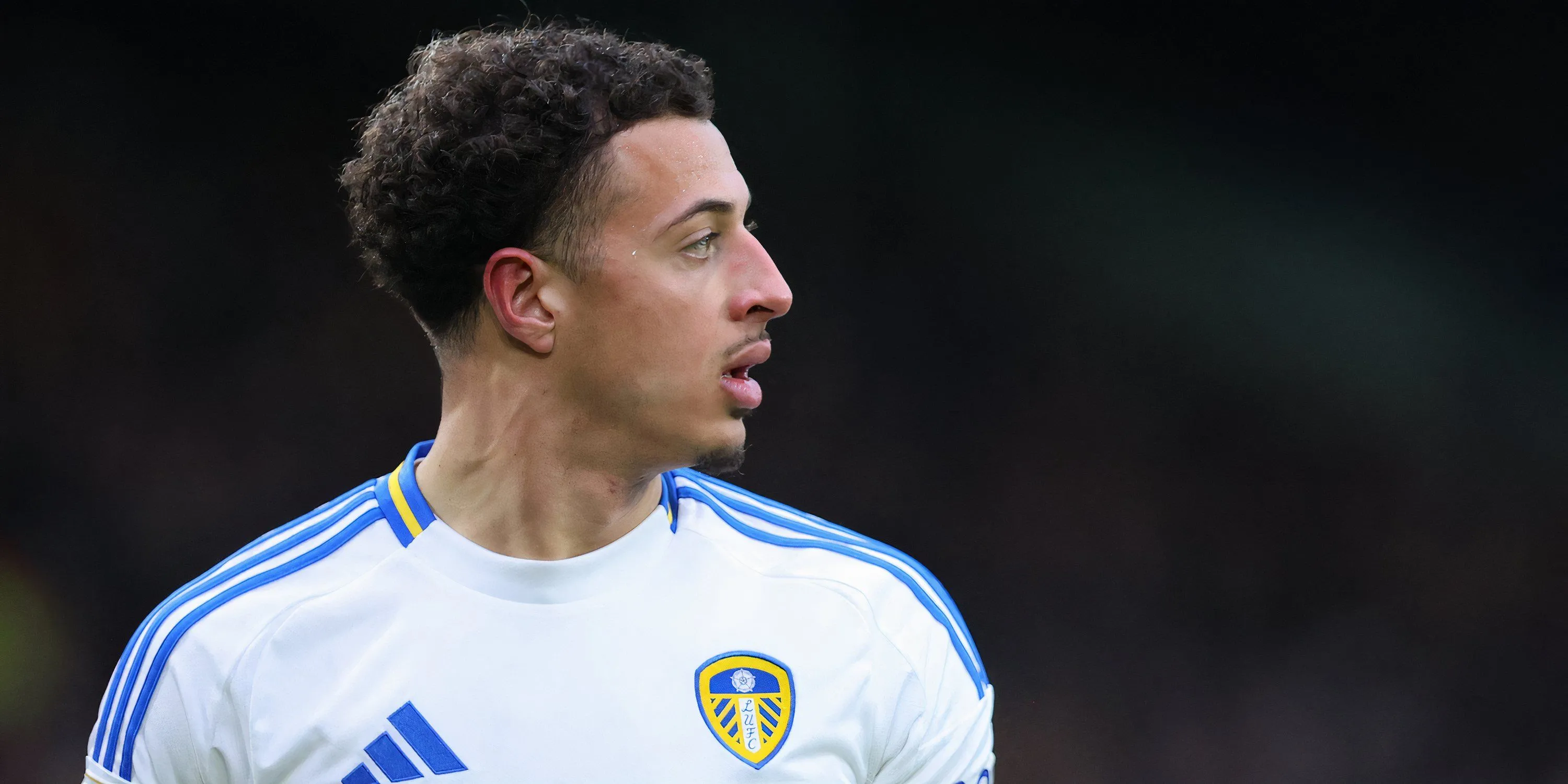 Ethan Ampadu trong màu áo Leeds United
