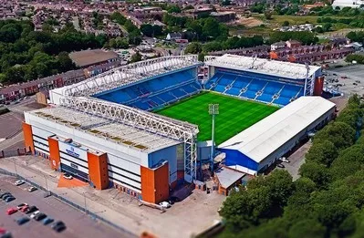 Ewood Park nhìn từ trên cao, biểu tượng của Blackburn Rovers